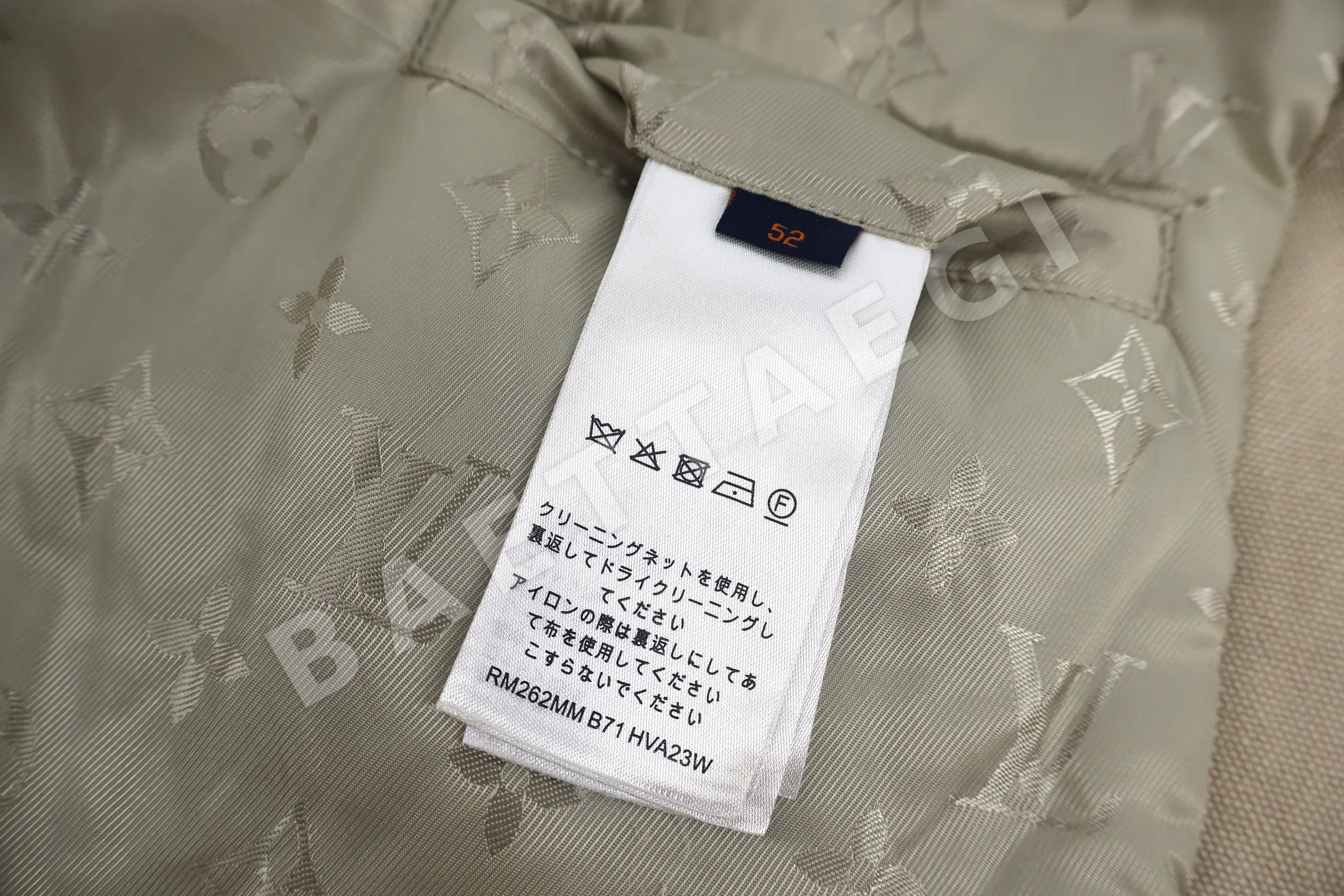 루이비통 워시 가공 모노그램 후드 자켓 상세 이미지 11