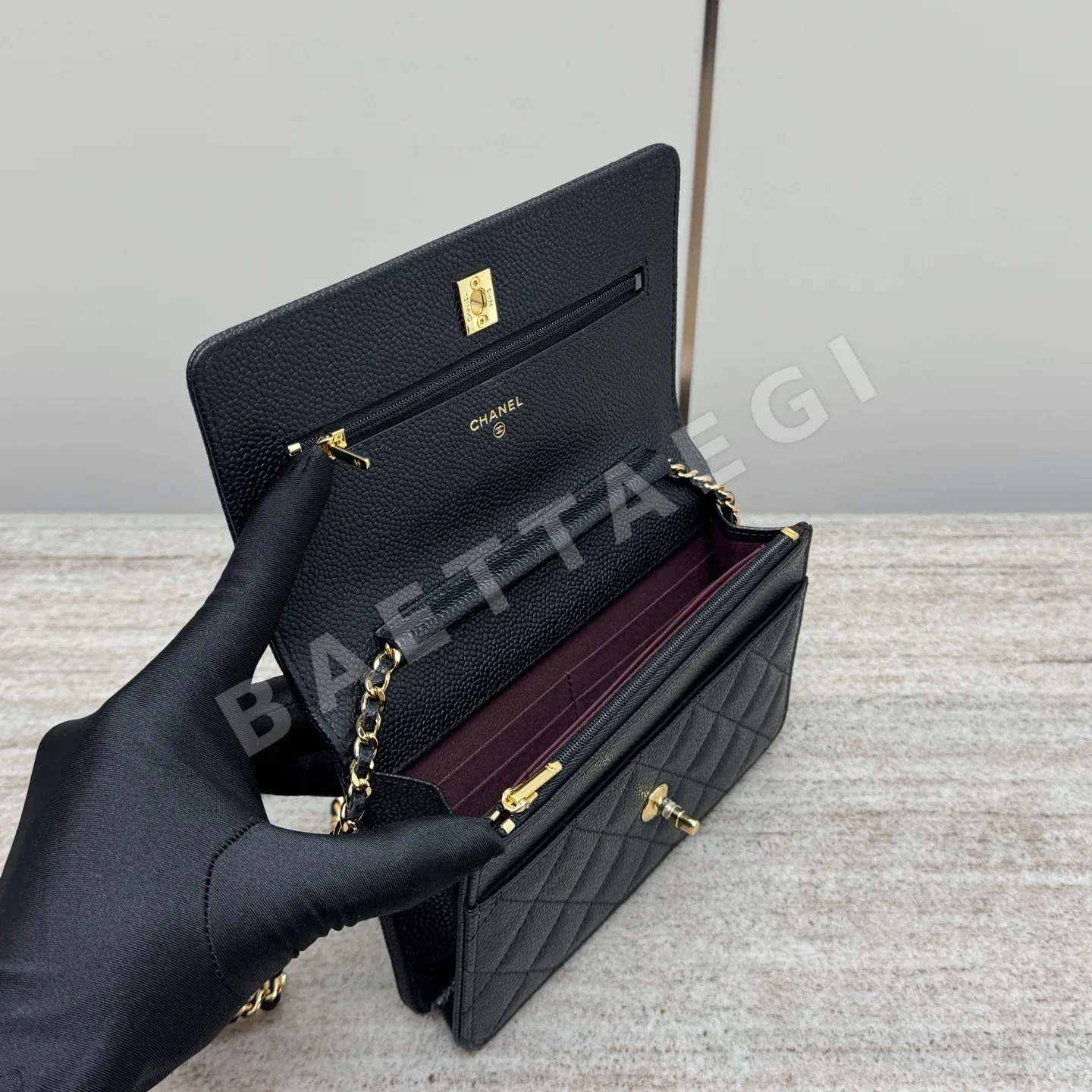 샤넬 24K WOC 체인백 블랙 금장 가방 24K