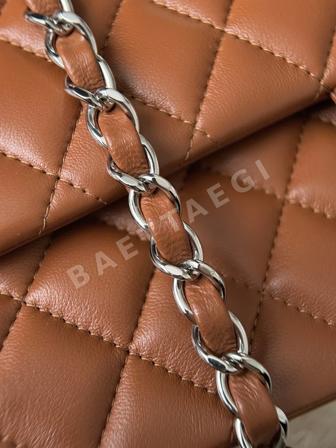 샤넬 램스킨 카라멜 은장 가방 상세 이미지 6