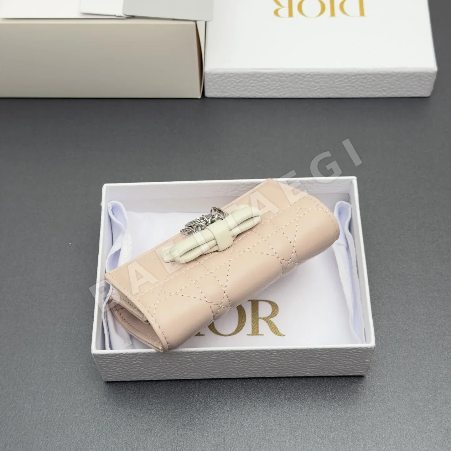 디올 레이디 글리신 램스킨 지갑 상세 이미지 5