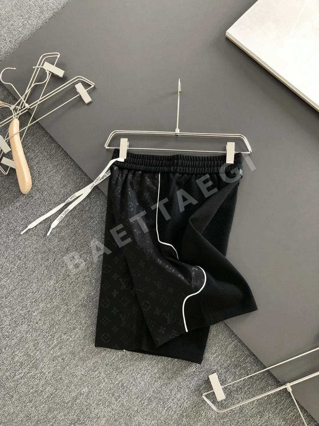 루이비통 남성 자수 스트레이트핏 린넨 반바지 상세 이미지 2