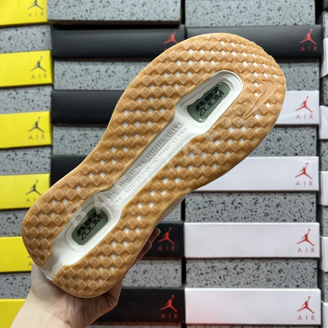 나이키 [CG] 보메로 프리미엄 HQ2050-106 202003 Nike Vomero Premium Pale Ivory Jade Horizon 상세 이미지 6