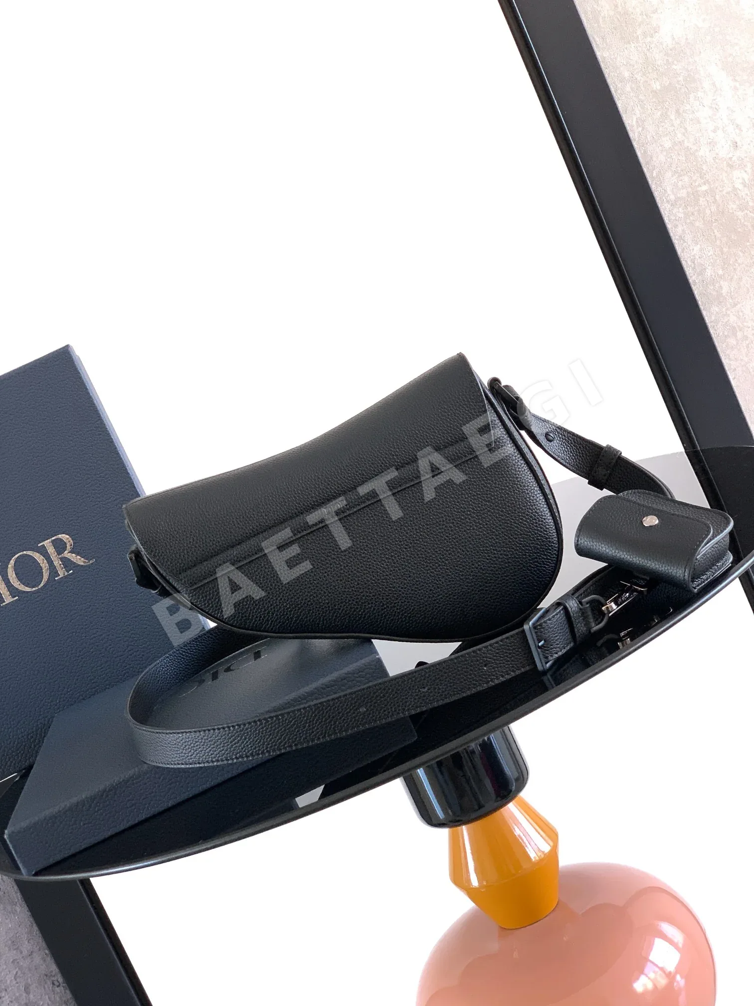 디올 블랙 오블리크 그레인 카프스킨 숄더백 상세 이미지 3
