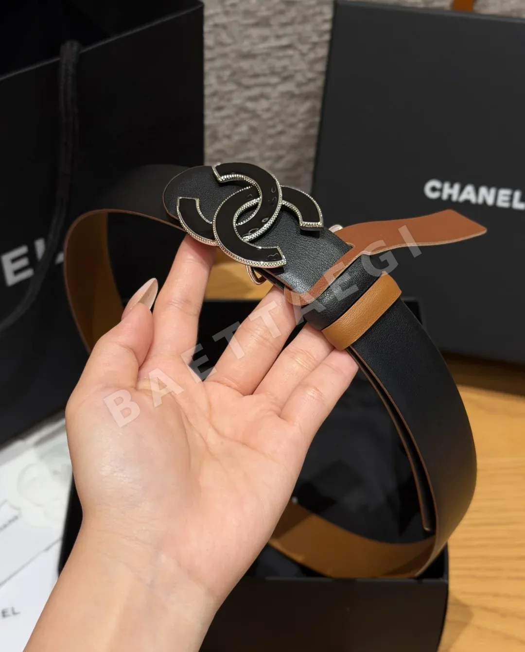 샤넬 리버시블 카프스킨 버클 벨트 상세 이미지 4