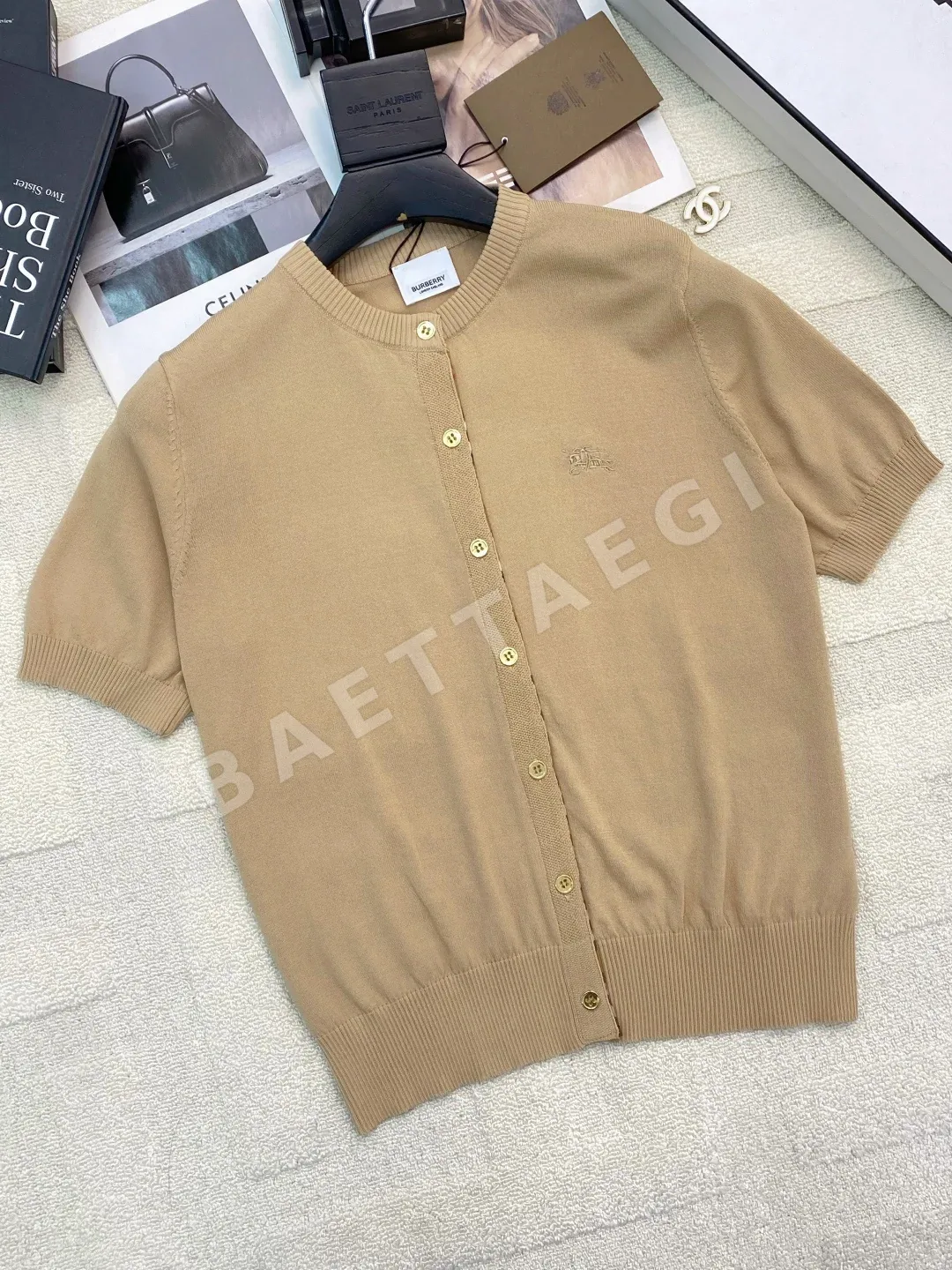 버버리 크루넥 반팔 티셔츠 45112