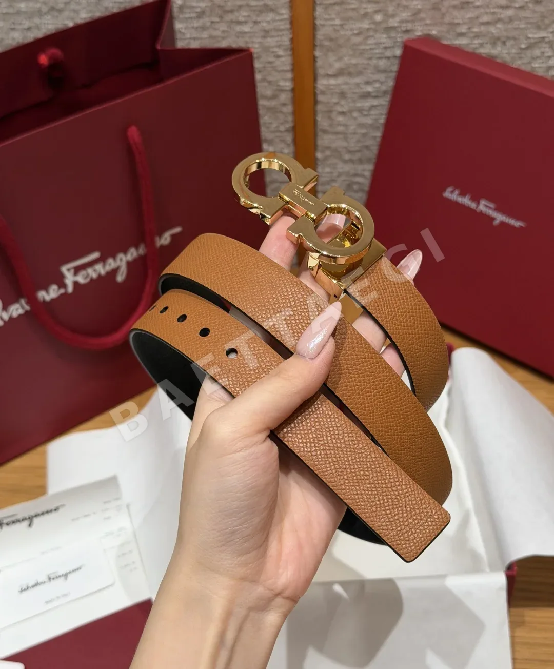 페레가모 JD280 필라 25mm 리버시블 간치니 여성 슬림 가죽 벨트 상세 이미지 2
