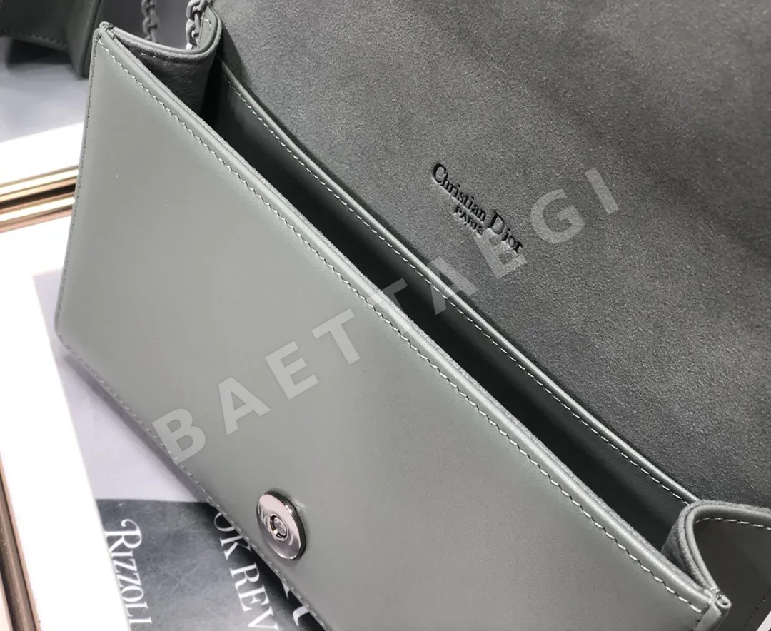 디올 레이디 카나쥬 카프스킨 클러치 상세 이미지 9