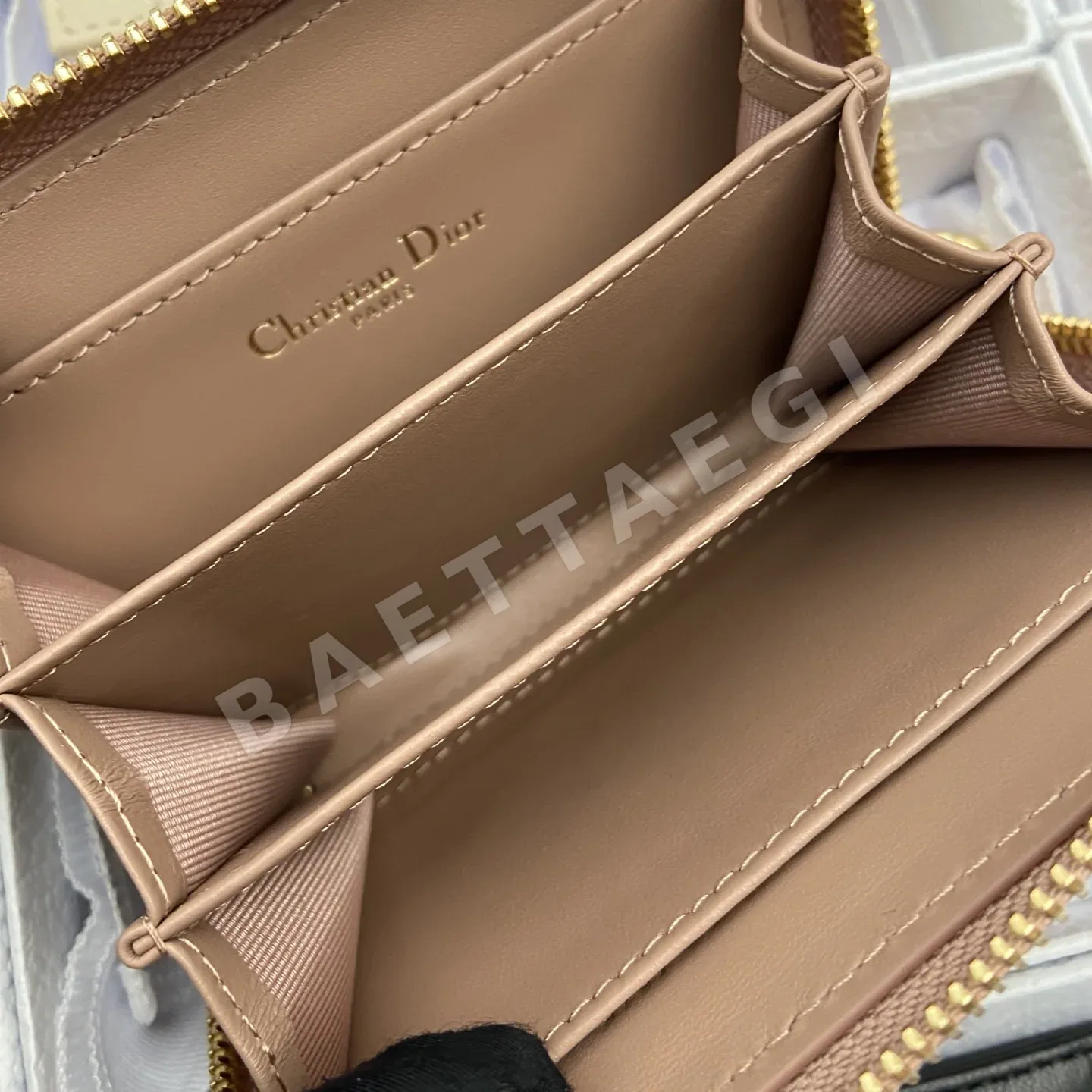 디올 램스킨 카나쥬 스티치 지퍼 동전지갑 카드홀더 상세 이미지 8