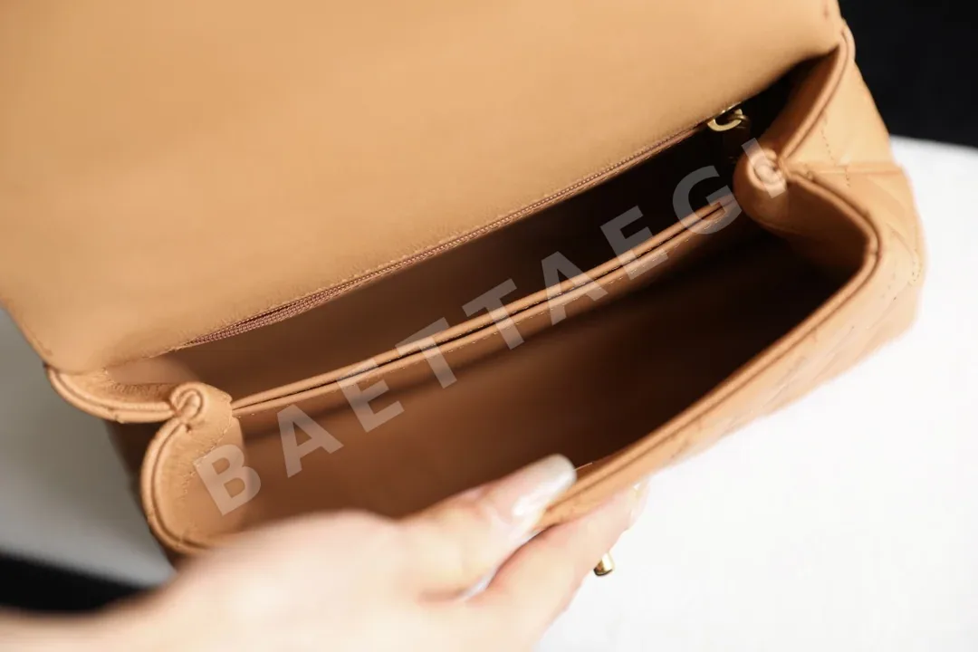 샤넬 코코핸들 빈티지 골드 가방 상세 이미지 8