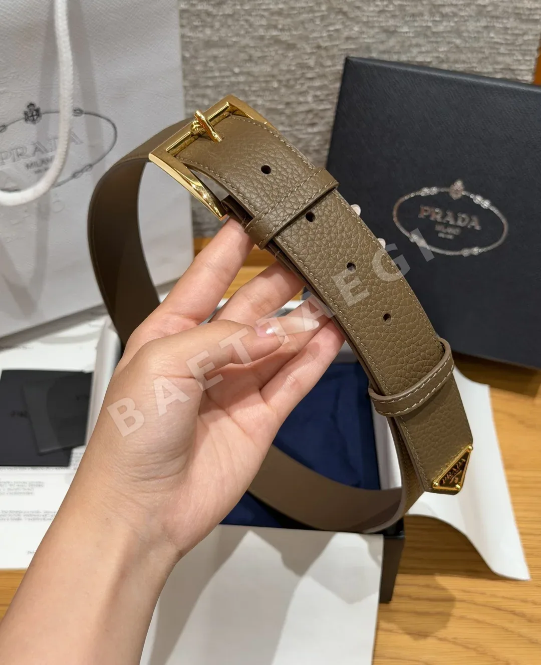 프라다 가죽 삼각로고 벨트 33mm 상세 이미지 3