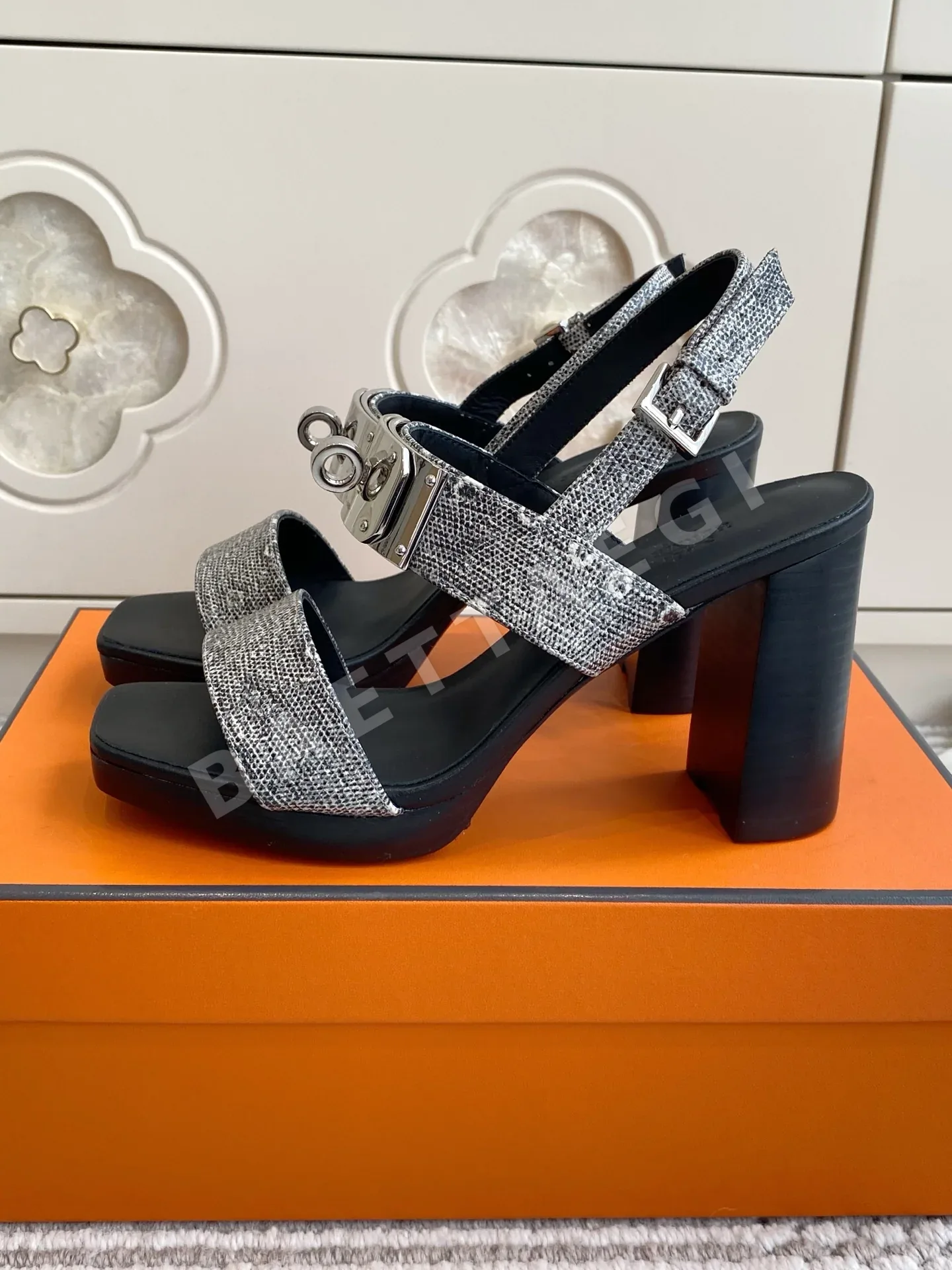 에르메스(Hermès)의 일로나(Ilona) 90 힐 상세 이미지 3
