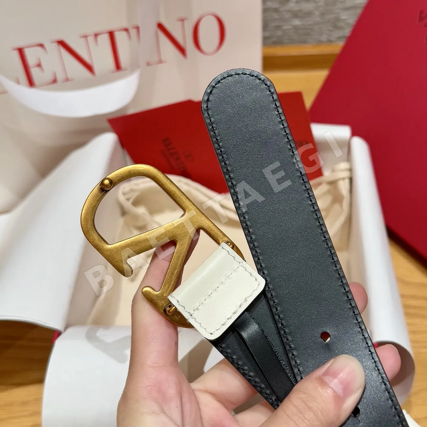 발렌티노 VLOGO 송아지가죽 벨트 상세 이미지 6