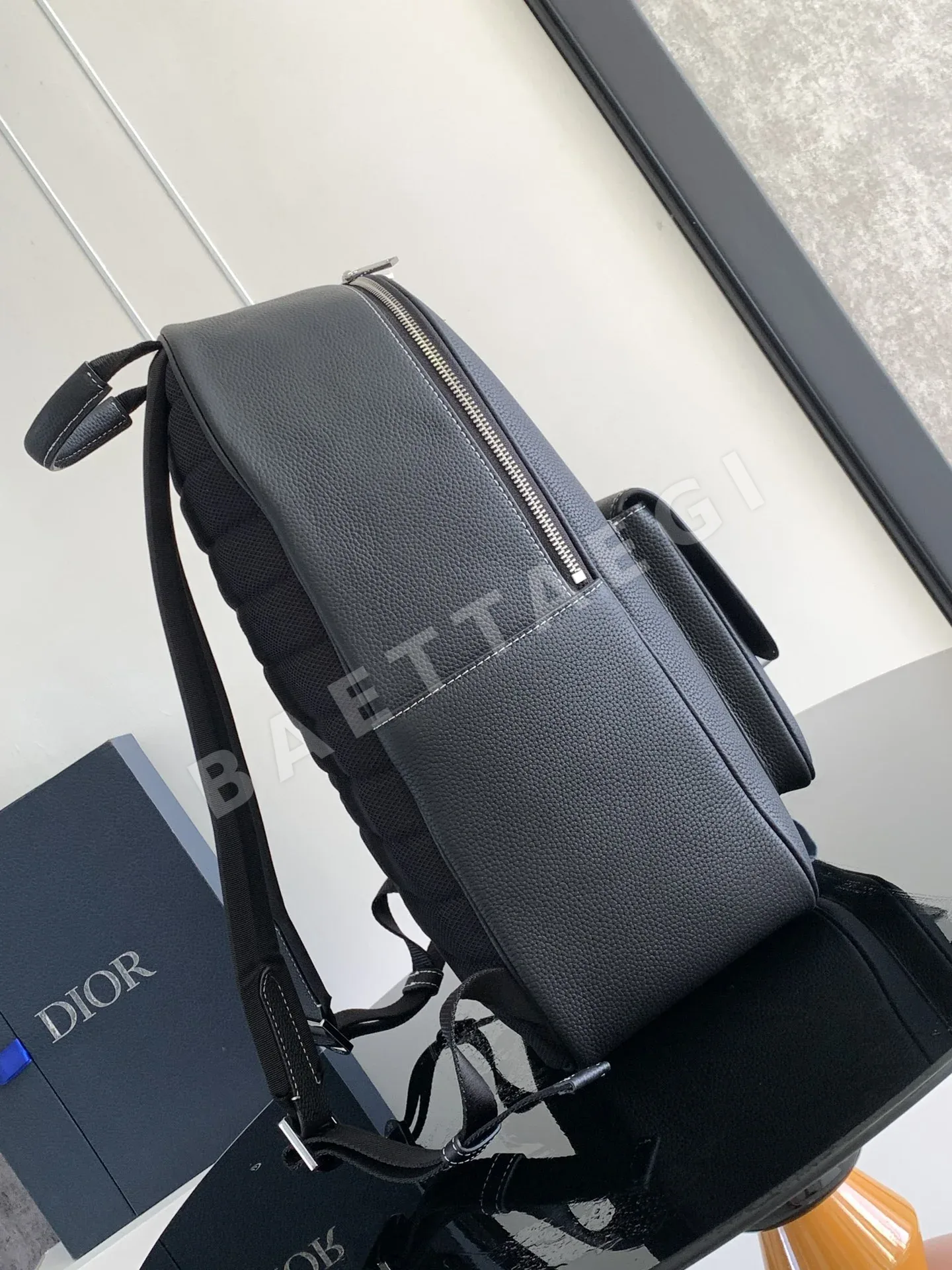 디올 새들 백팩 상세 이미지 2