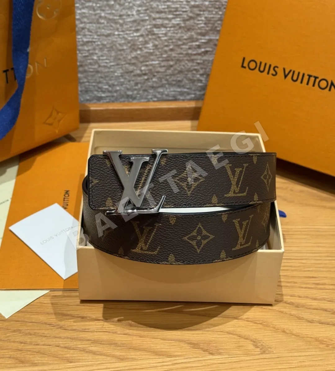 루이비통 LV 리버시블 40mm 모노그램 벨트 180345
