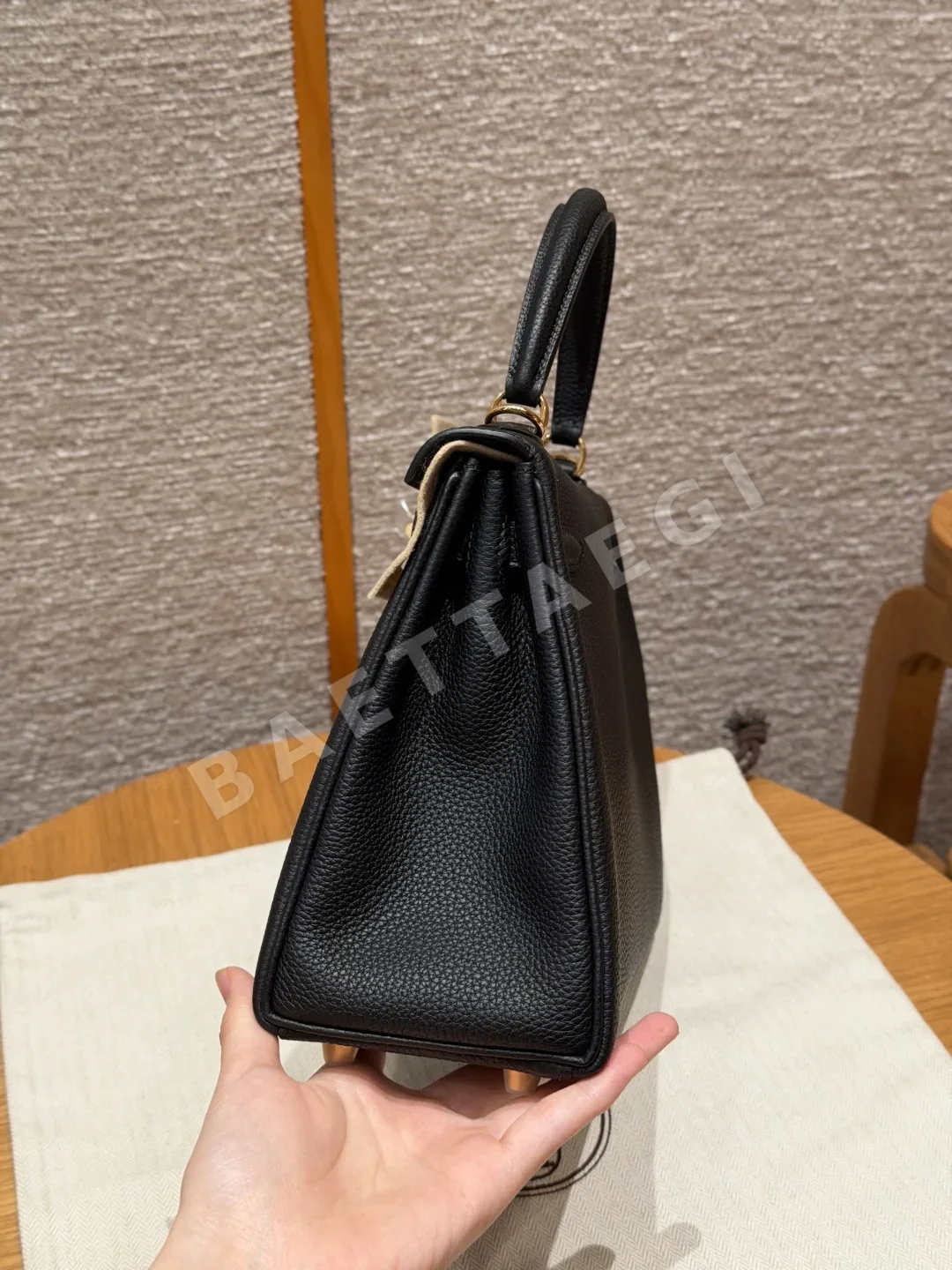 에르메스 켈리 토고 가죽 골드 장식 가방 상세 이미지 4