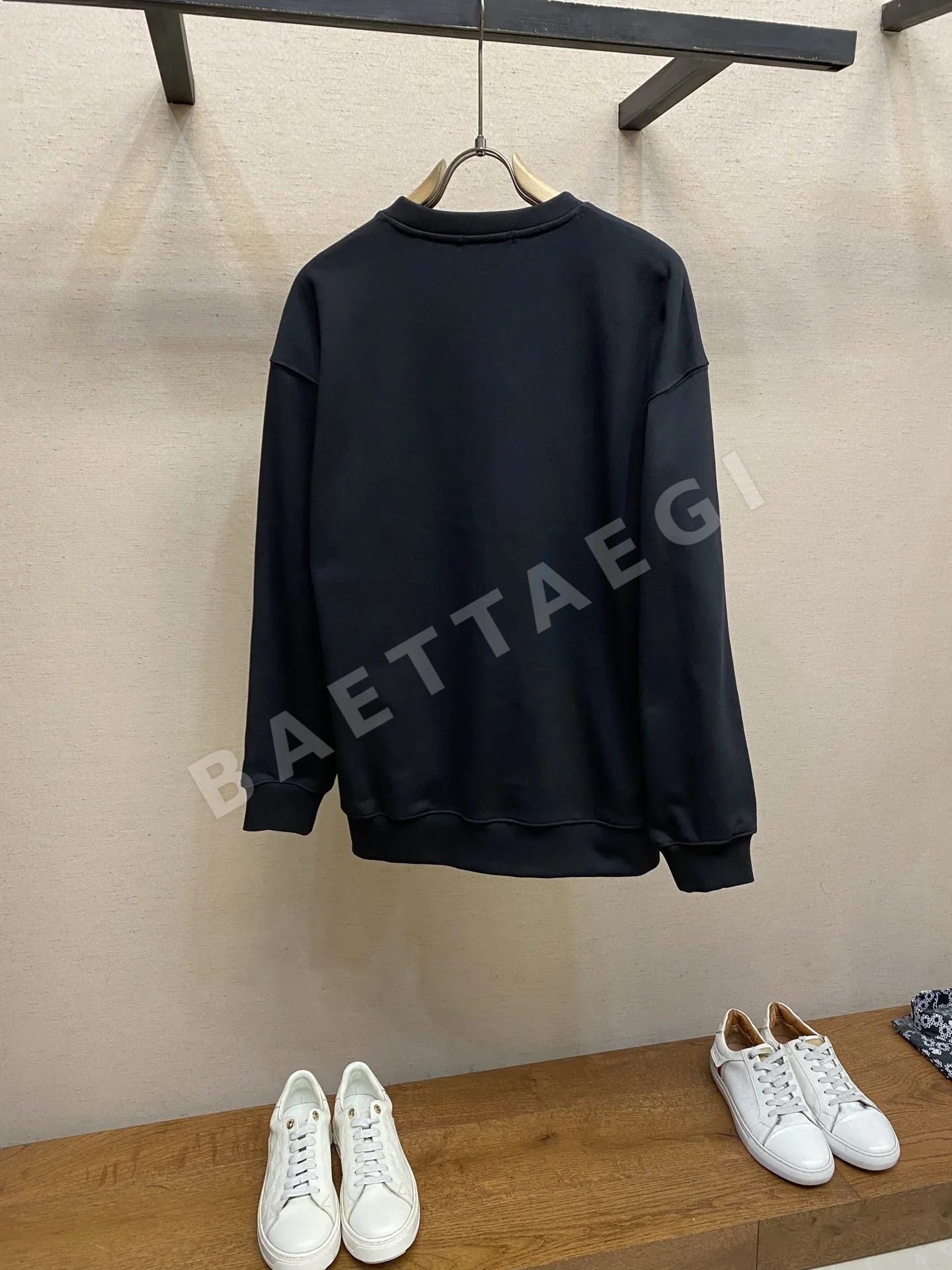 버버리 크로스스티치 로고 남성 긴팔 스웨트셔츠 상세 이미지 2