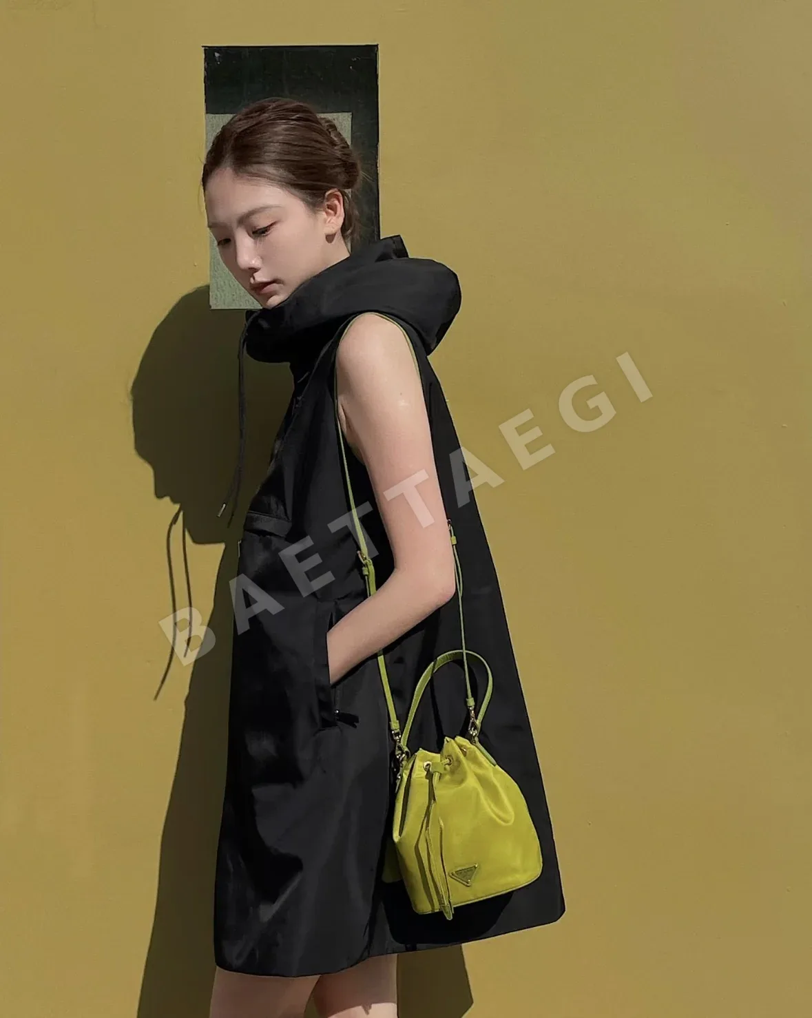 프라다 나일론 민소매 후드 원피스 상세 이미지 8