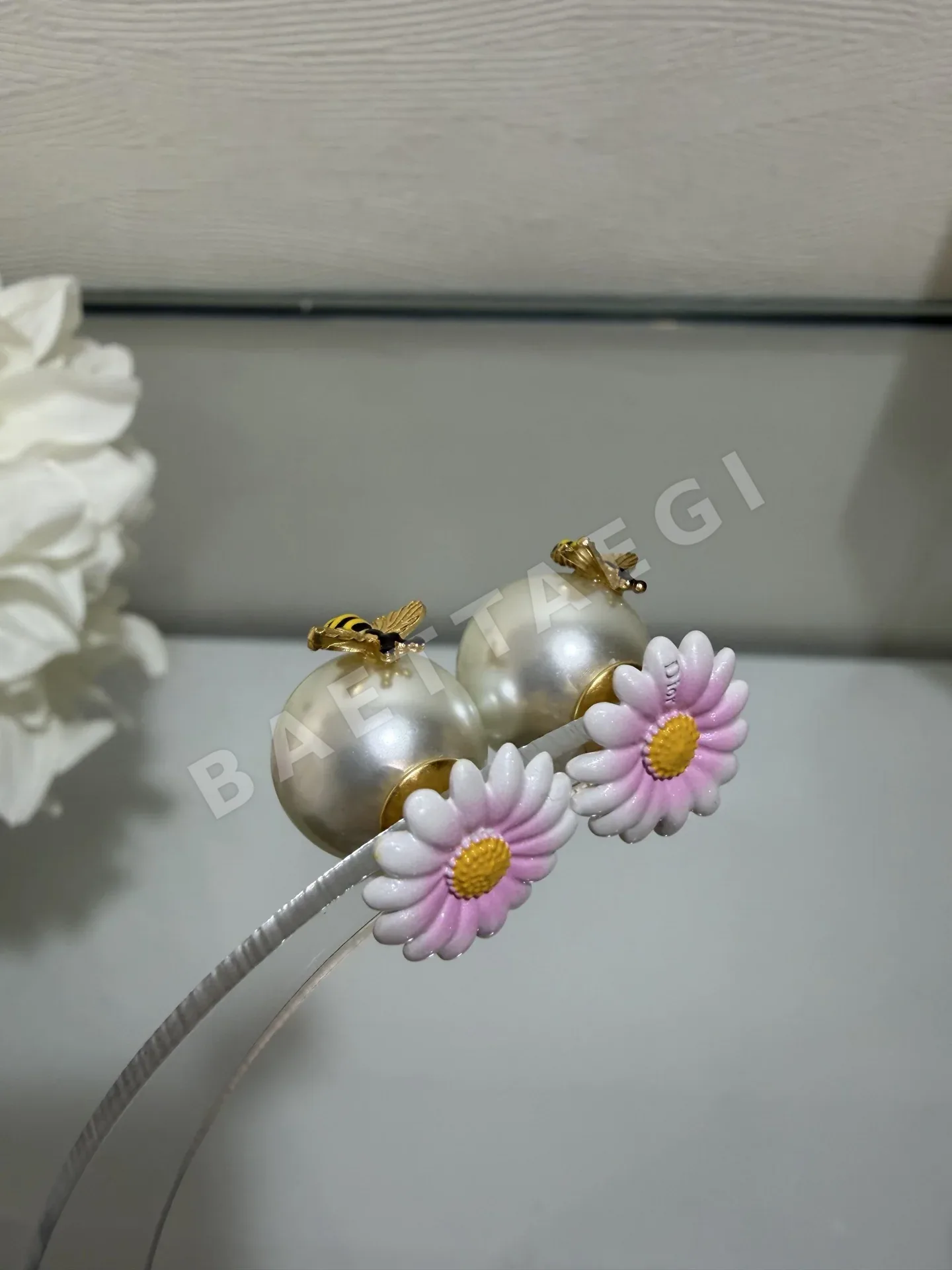 디올 핑크 데이지 비 진주 귀걸이 134946