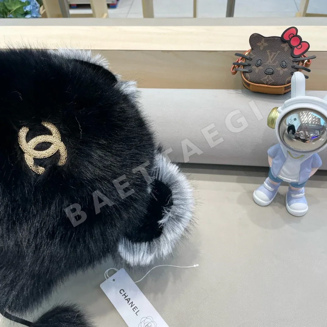 샤넬 페이크 퍼 곰 귀 모자 상세 이미지 3