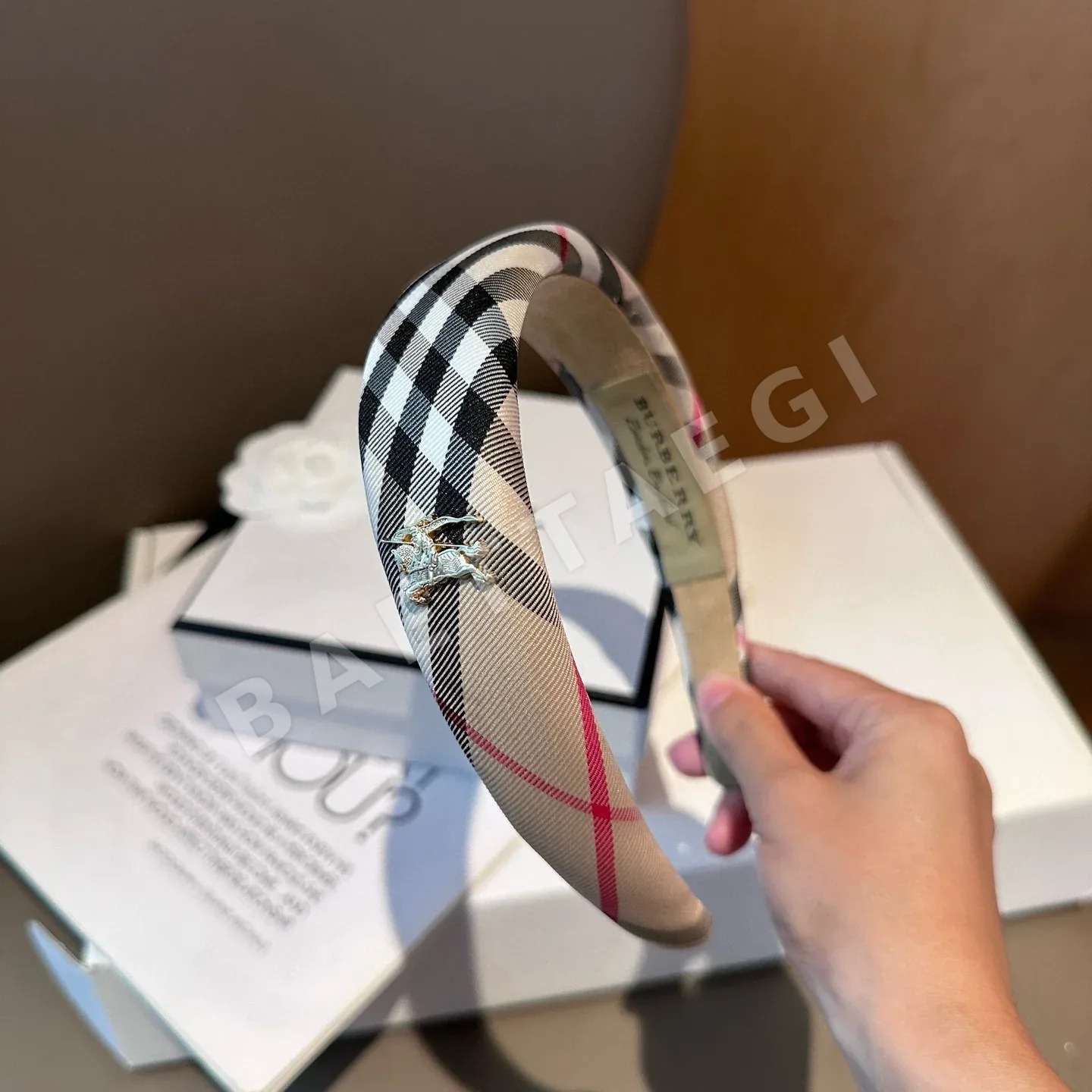 버버리 체크무늬 헤어밴드 상세 이미지 5