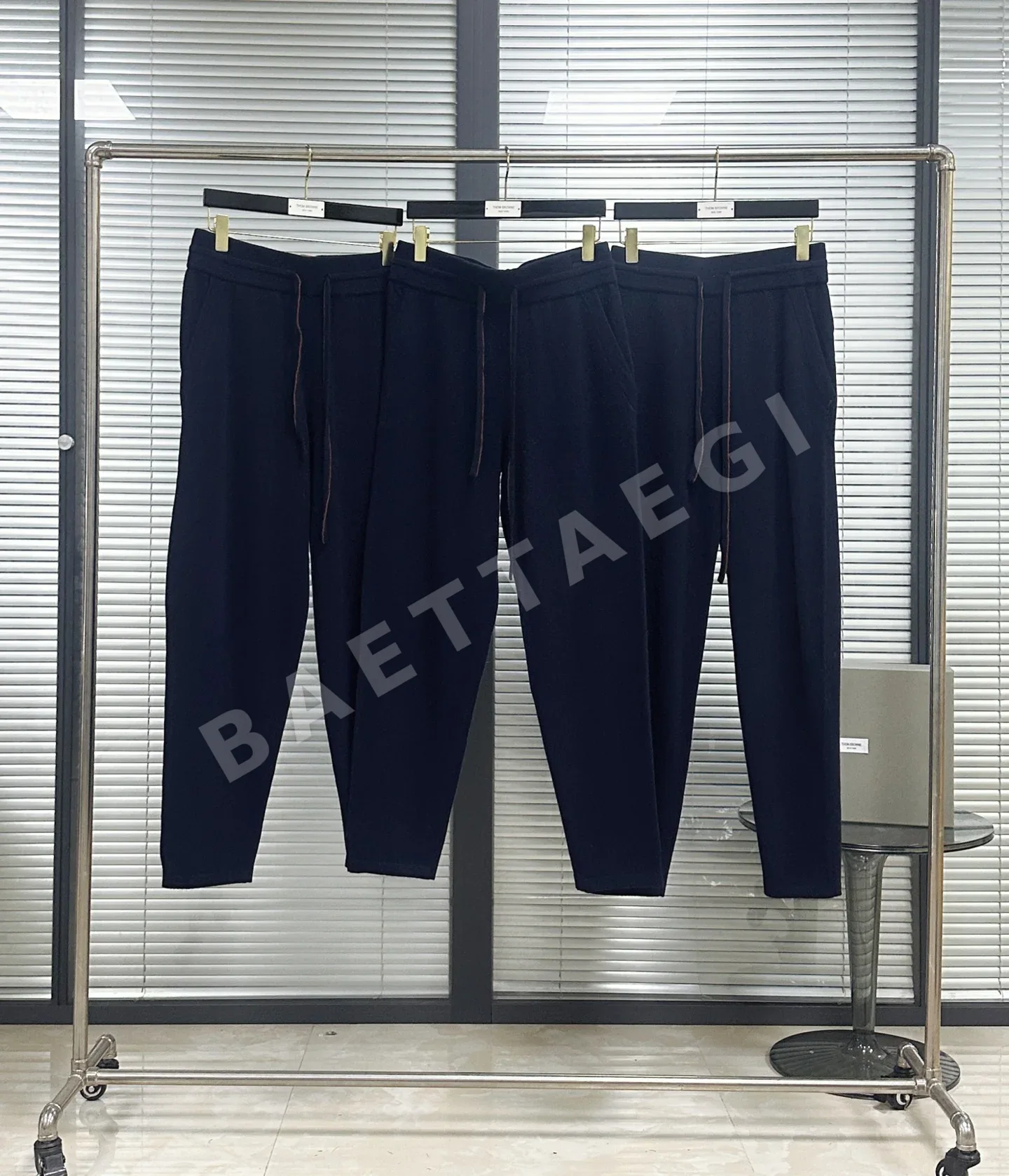 톰브라운 남성 올울 바지 142942