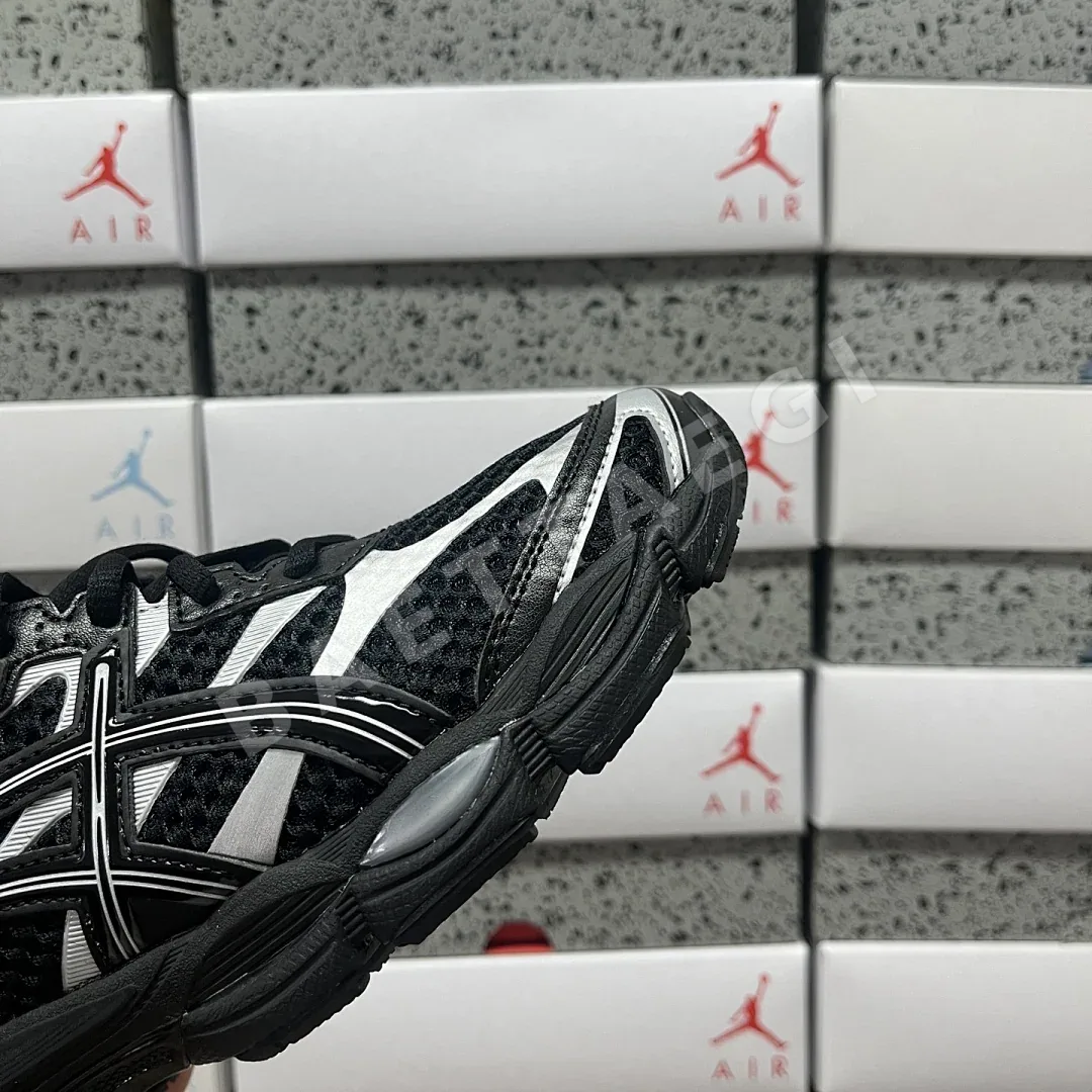 아식스 [TOP] 젤 큐뮬러스 16 1203A733-002 200316 Asics Gel-Cumulus 16 Black Pure Silver 상세 이미지 6
