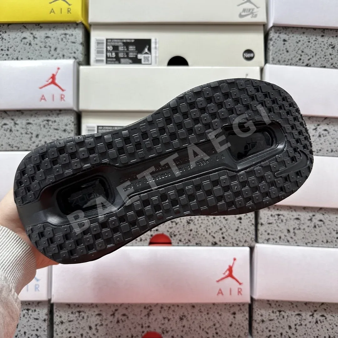나이키 [5A] 보메로 프리미엄 SP IQ0627-001 201610 Nike Vomero Premium SP Black Mini Chrome 상세 이미지 9