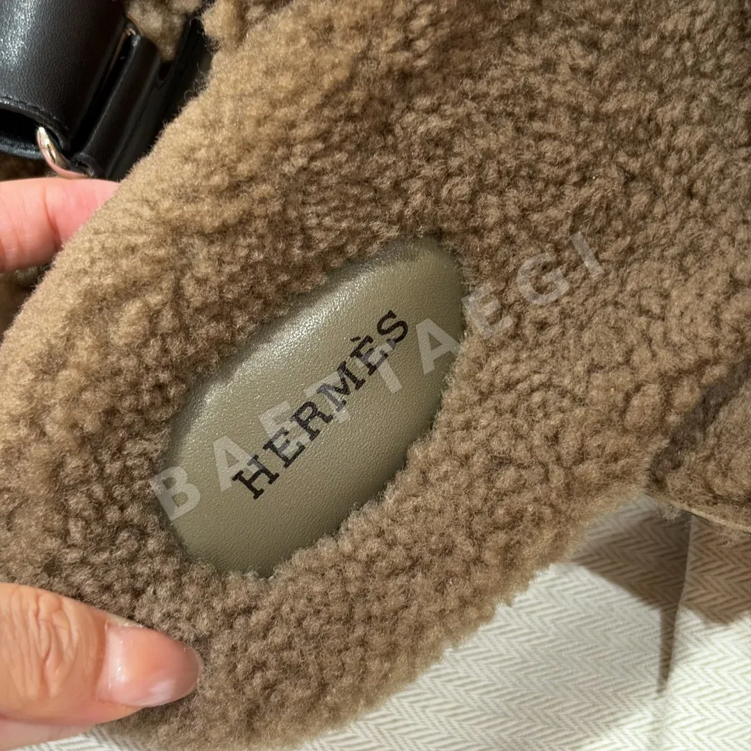 에르메스 시프르 샌들 블랙 램 울 상세 이미지 7