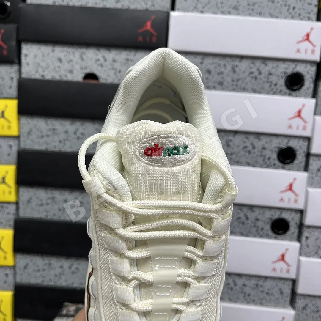 나이키 [XY] 에어 맥스 95 SP IB4453-100 201493 Nike Air Max 95 SP Undefeated Sail 상세 이미지 8