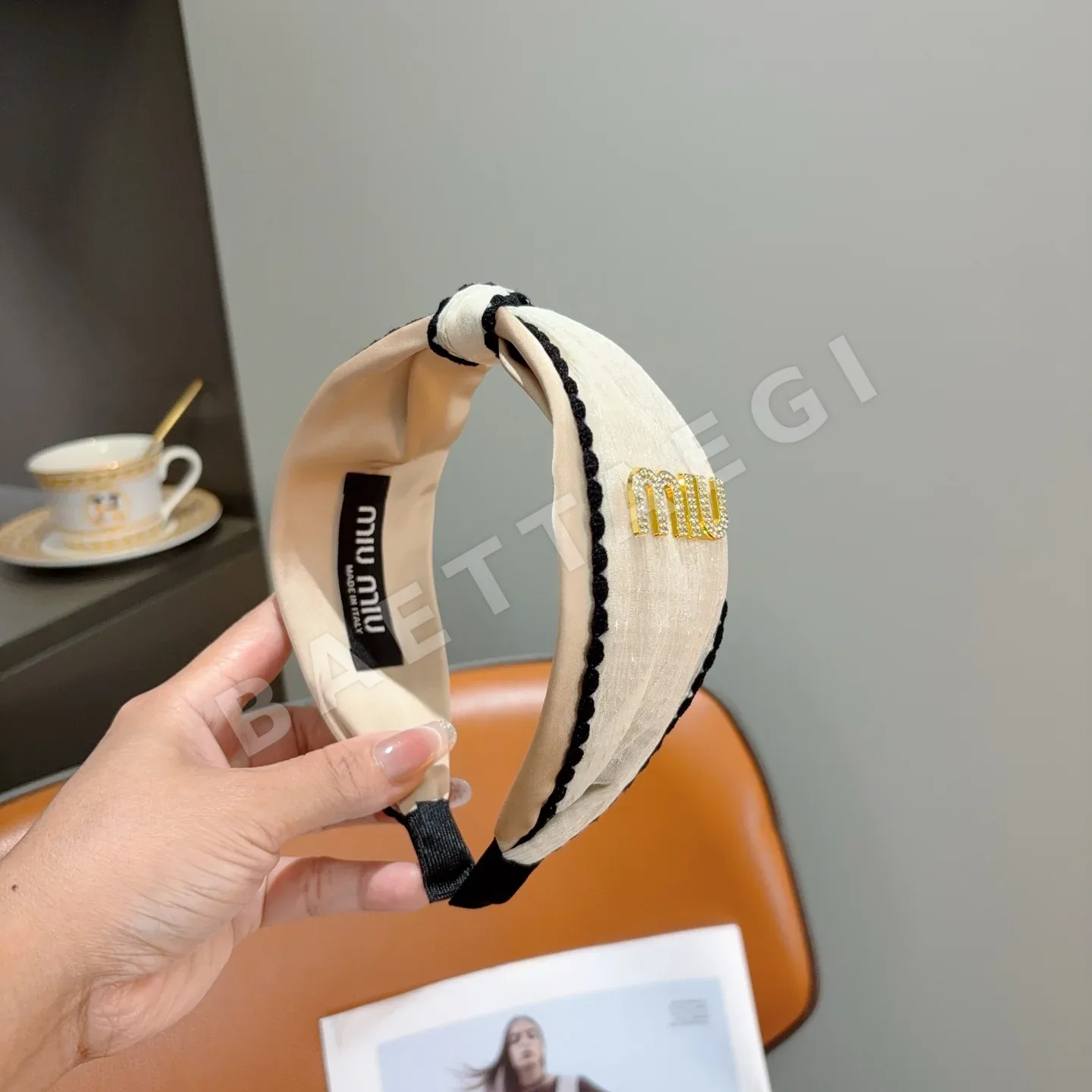 미우미우 와이드 매듭 헤어밴드 상세 이미지 2