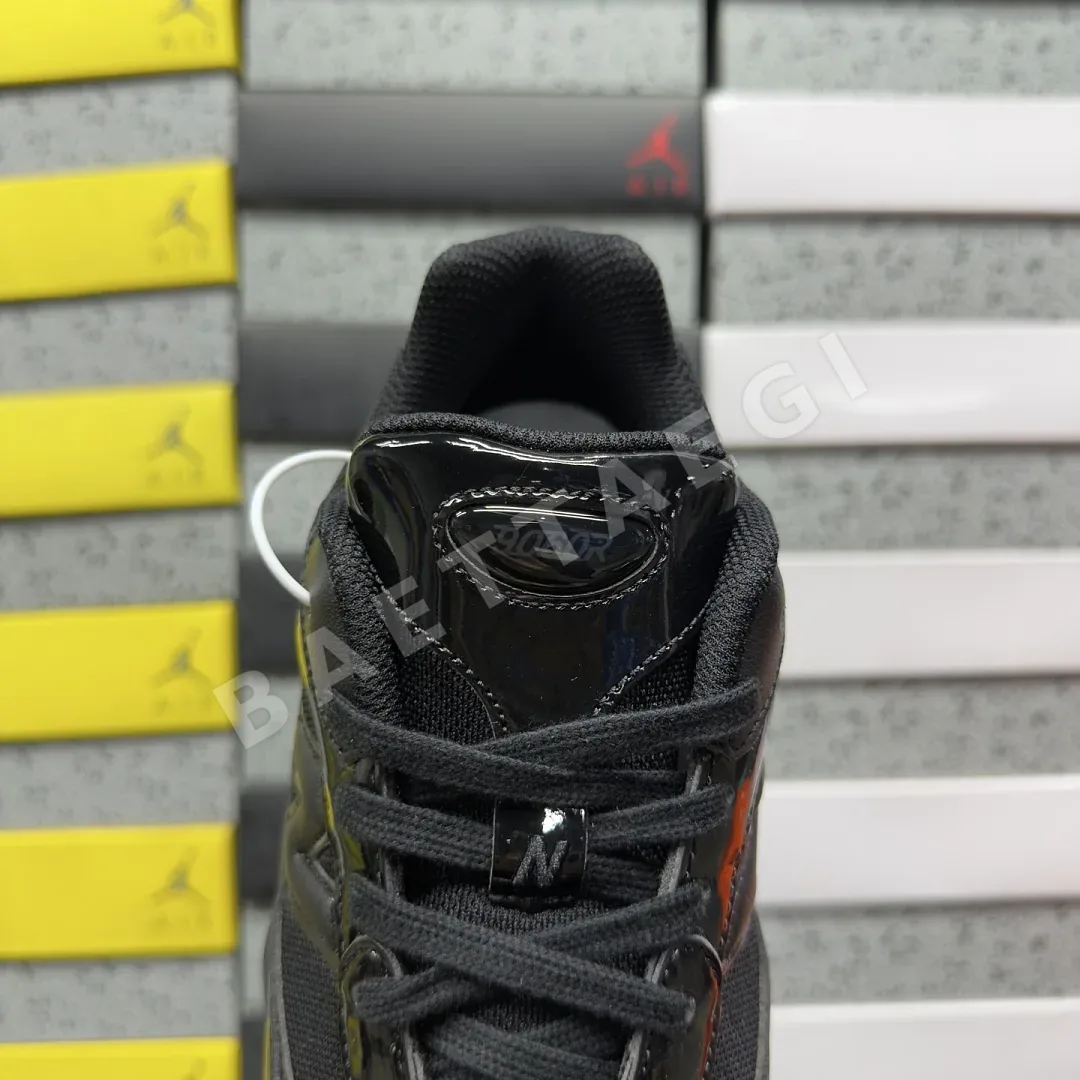 뉴발란스 [C] 9060 9060R U90603BQ 202258 New Balance 9060 9060R Black 상세 이미지 4