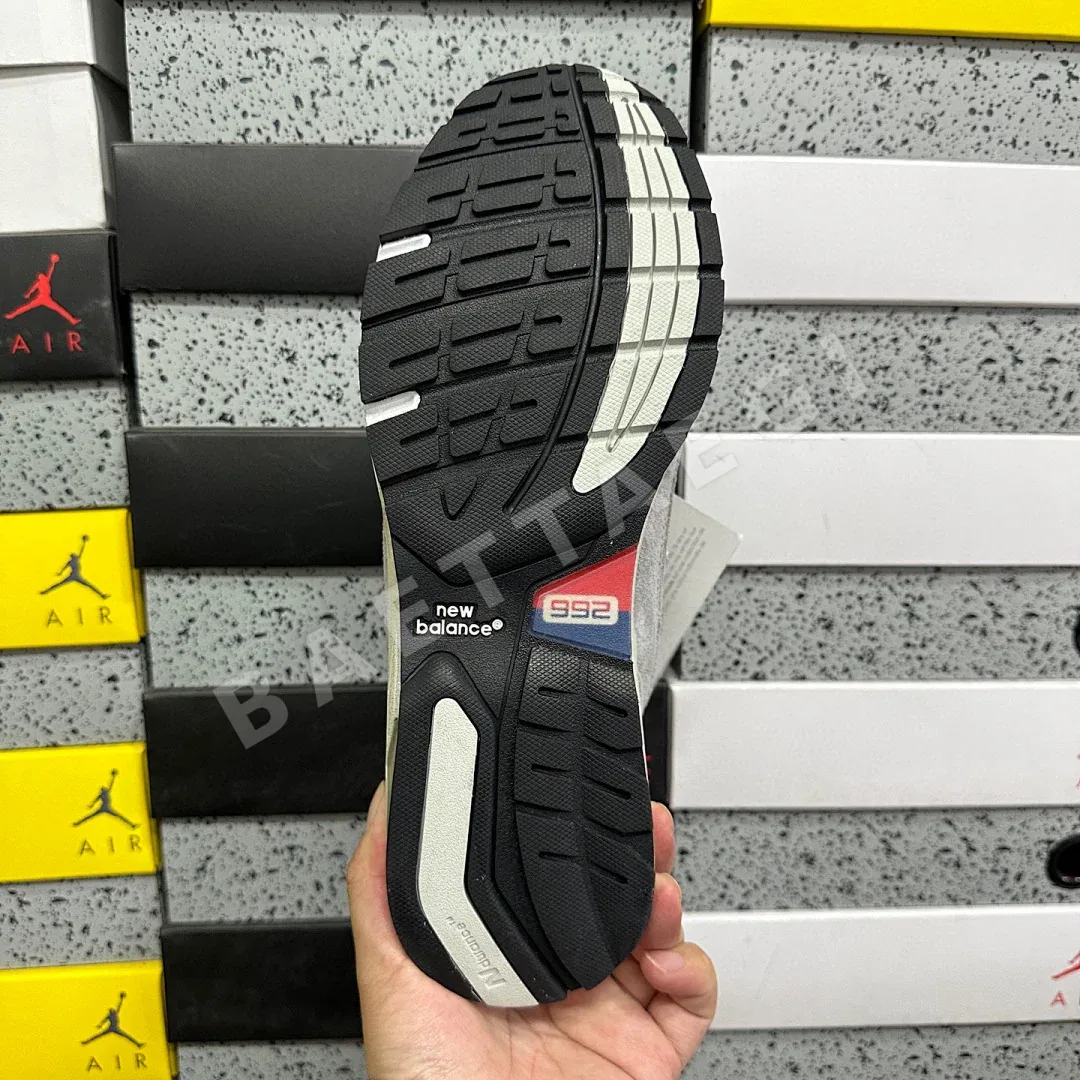 뉴발란스 [ZOK] 992 M992GR 202038 New Balance 992 Grey 상세 이미지 2