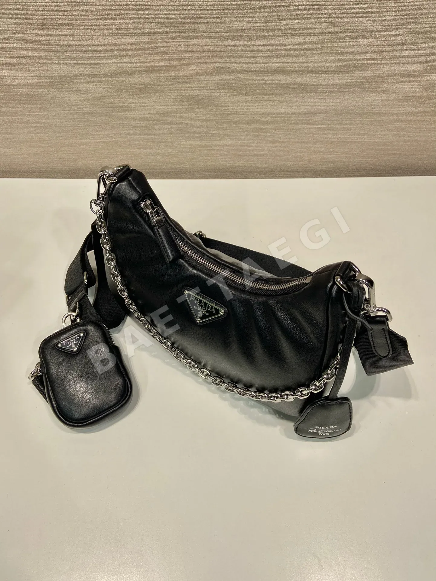 프라다 램스킨 3웨이 패딩 숄더백 1BH204 상세 이미지 4