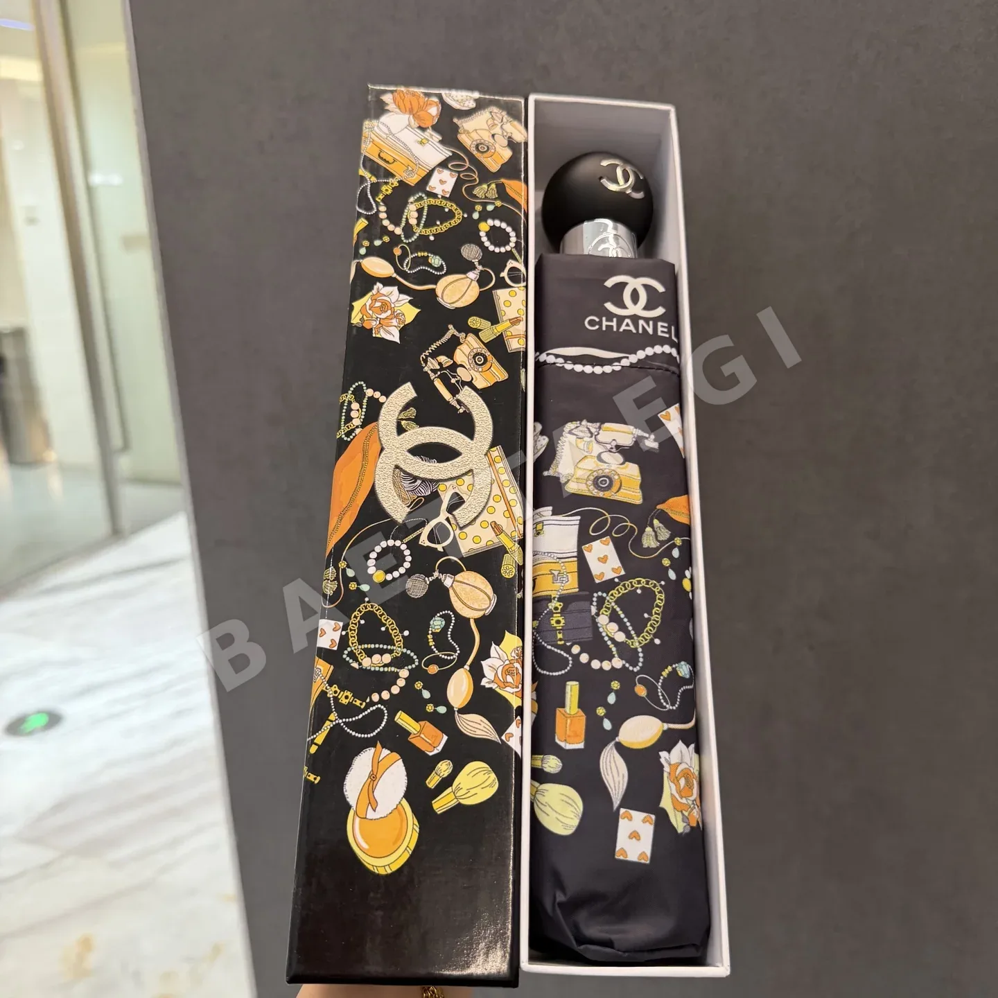 샤넬 자동 접이식 우산 85320