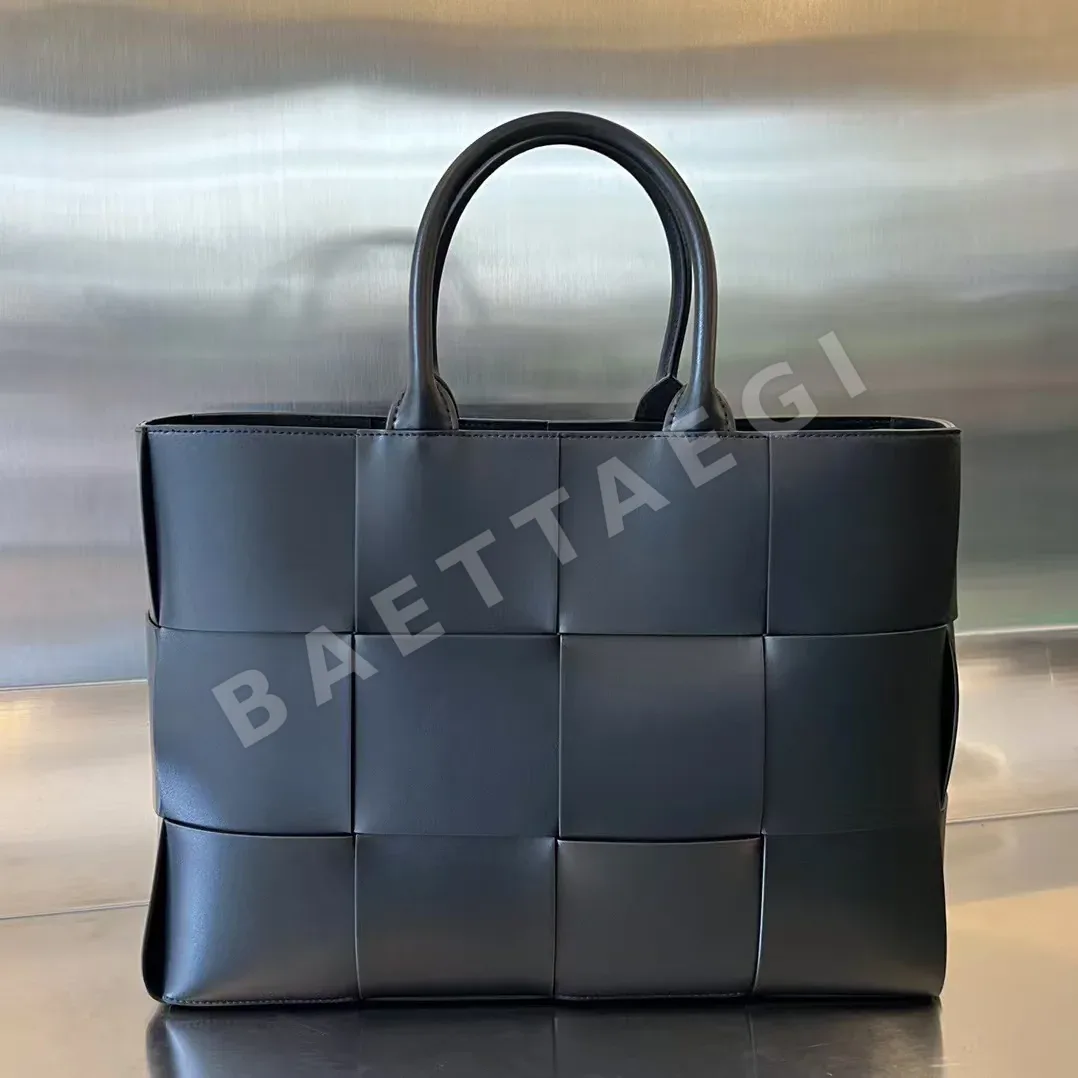 아르코 토트백 (Arco Tote) 미디엄 729244 37*27*9cm