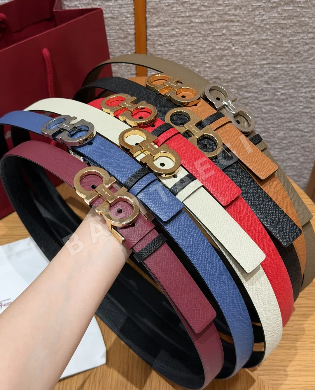 페레가모 간치니 슬림 가죽 벨트 179481
