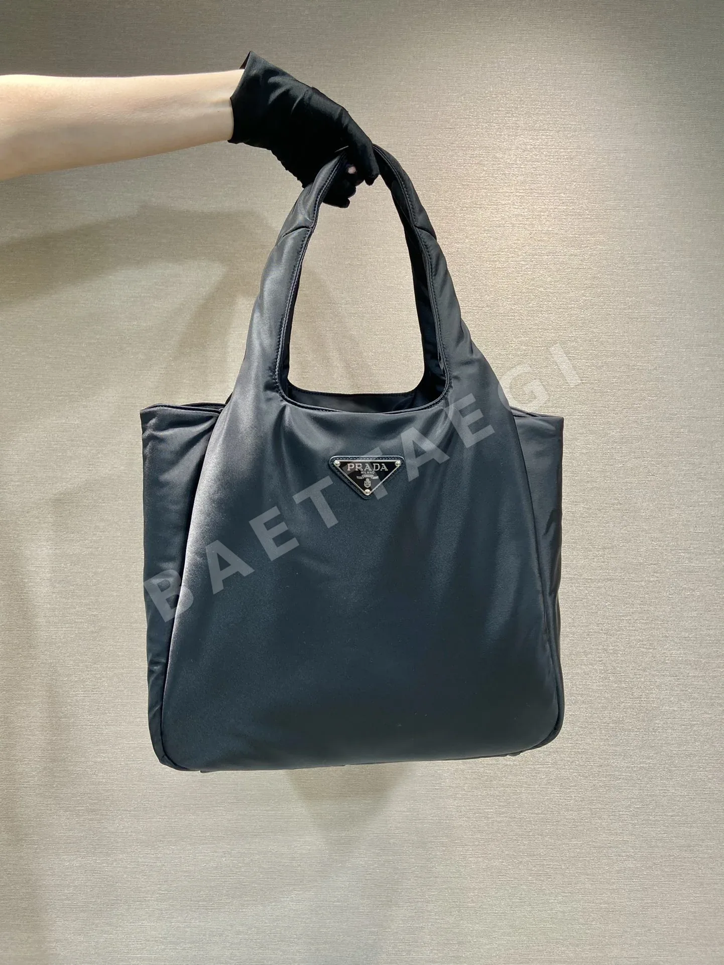 프라다 나일론 토트백 1BG449