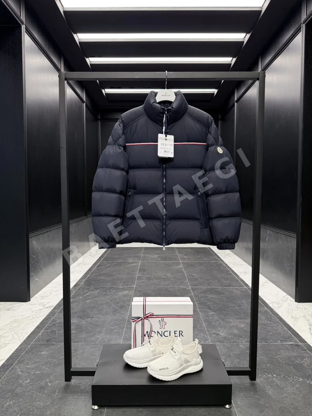 몽클레르 부바크(Moncler Bouvaque) 남성 숏 패딩 재킷