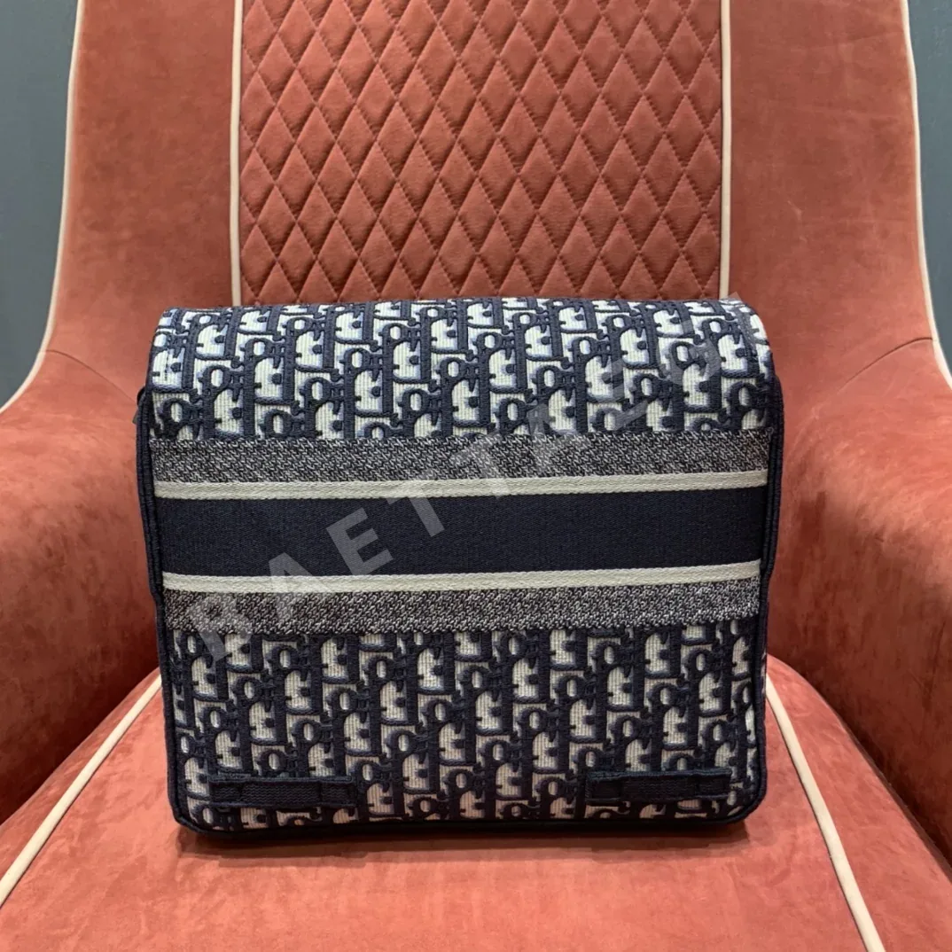 디올 캠프 메신저 가방 상세 이미지 4