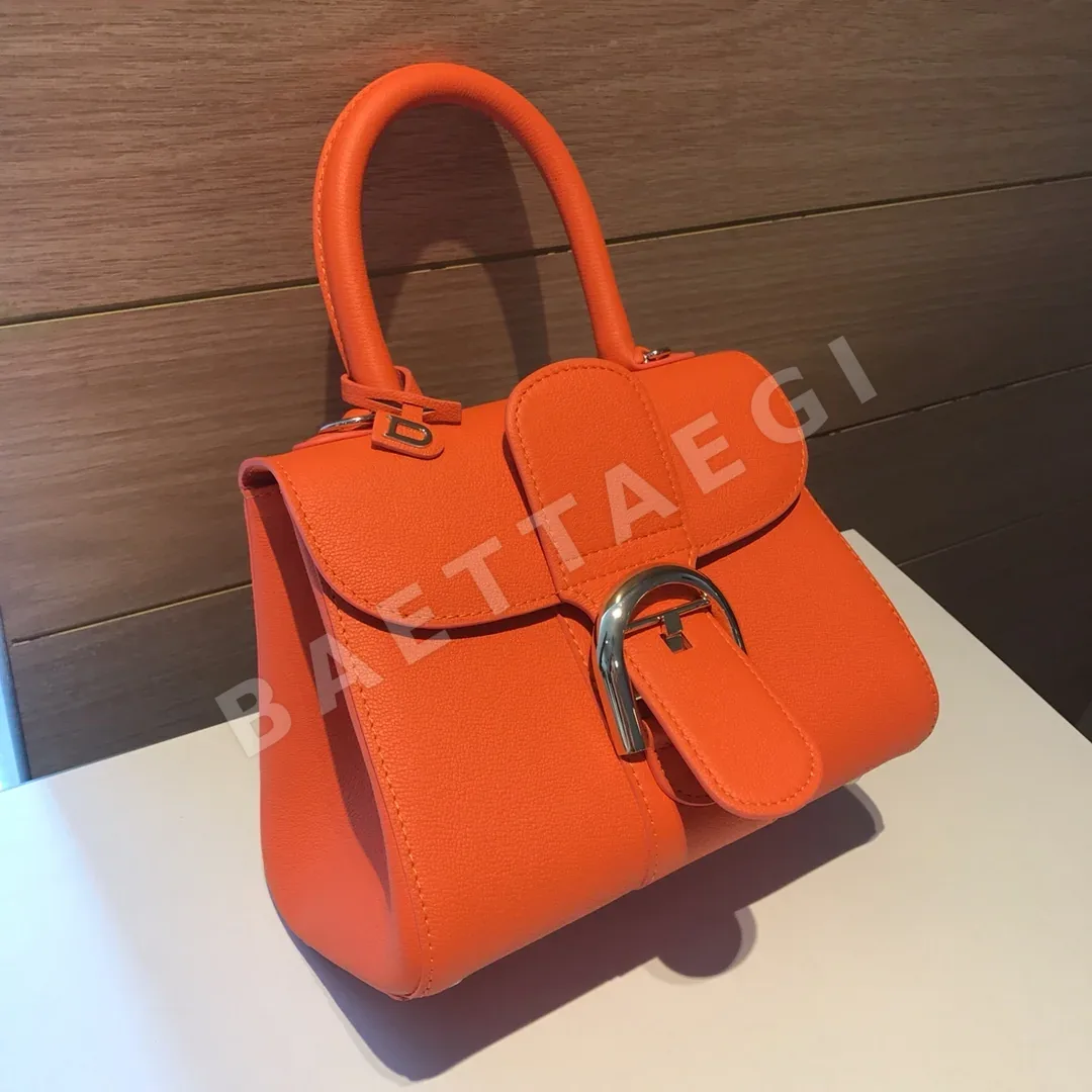 델보 브릴리언트 토고 가죽 숄더백 20 cm 상세 이미지 4