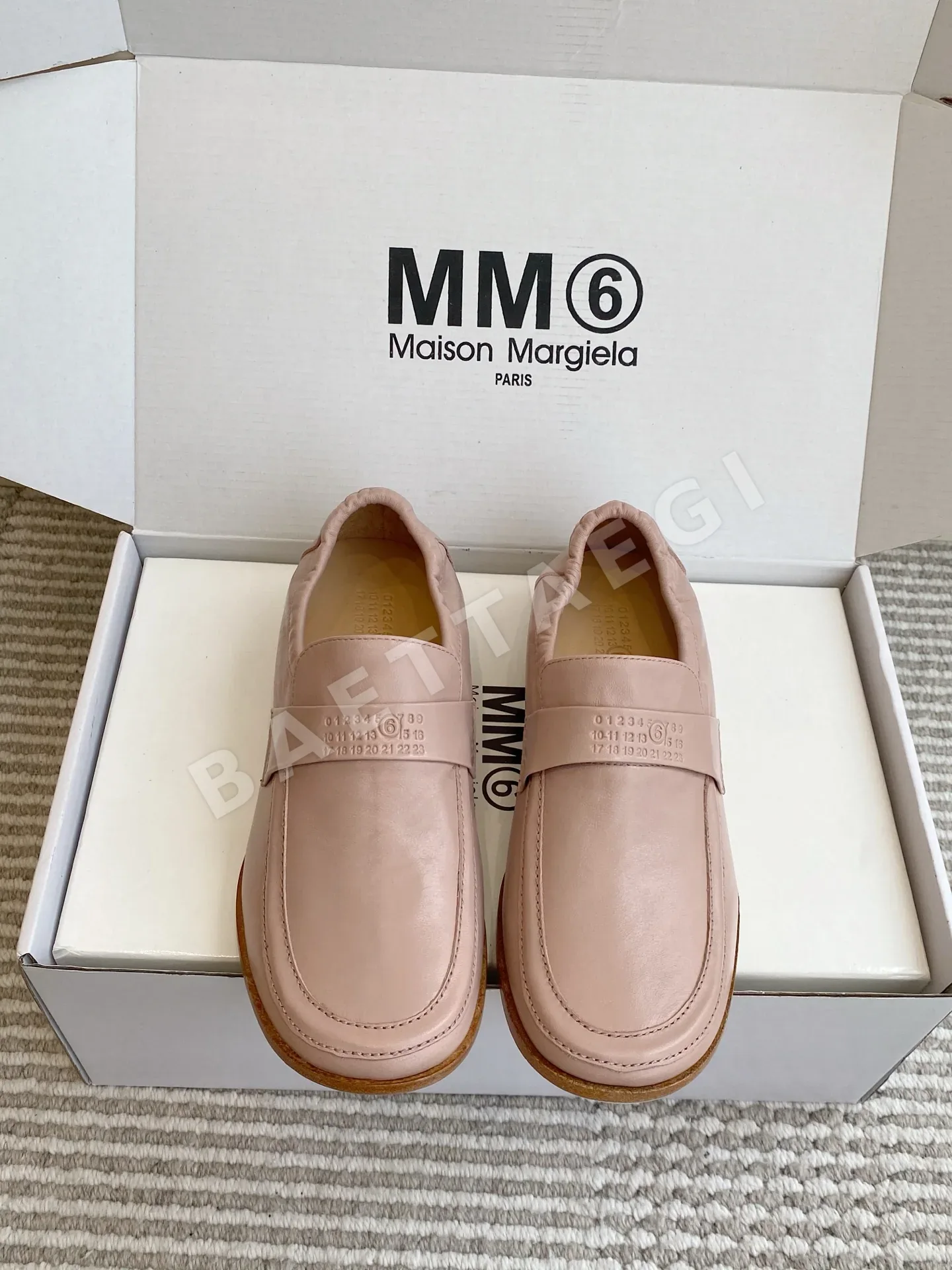 마르지엘라 스윙토 레트로 로퍼 55401