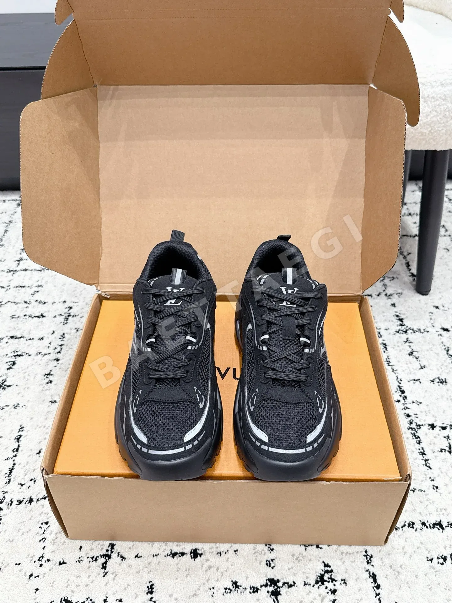 루이비통 타크틱 러너 메시 남성 신발 105239