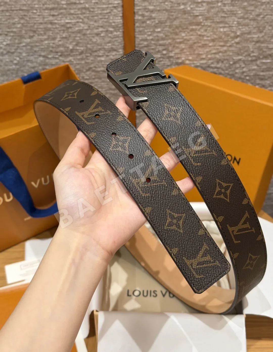 루이비통 이니셜 40mm 리버시블 벨트 상세 이미지 4