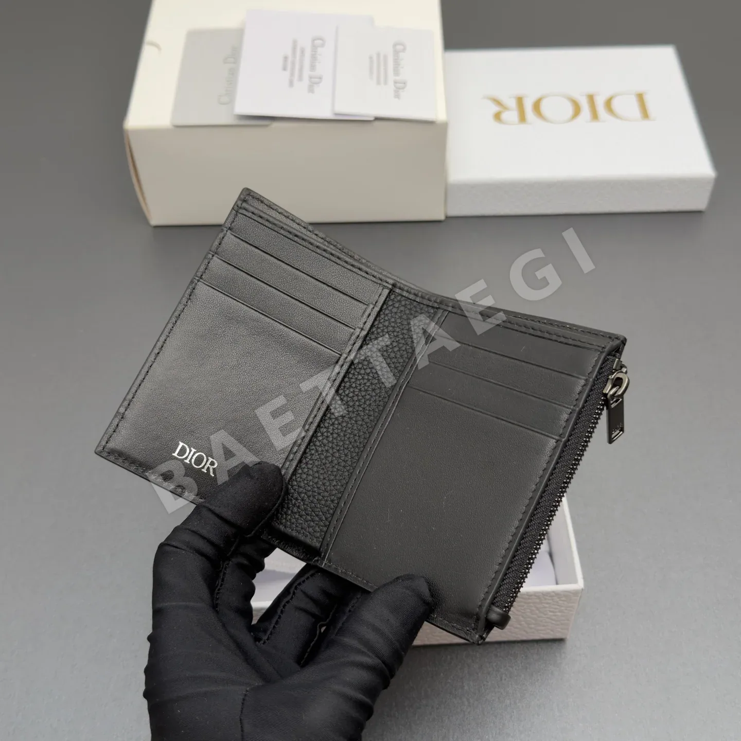 디올 CD 아이콘 블랙 그레인 카프 스킨 2단 지갑 상세 이미지 6