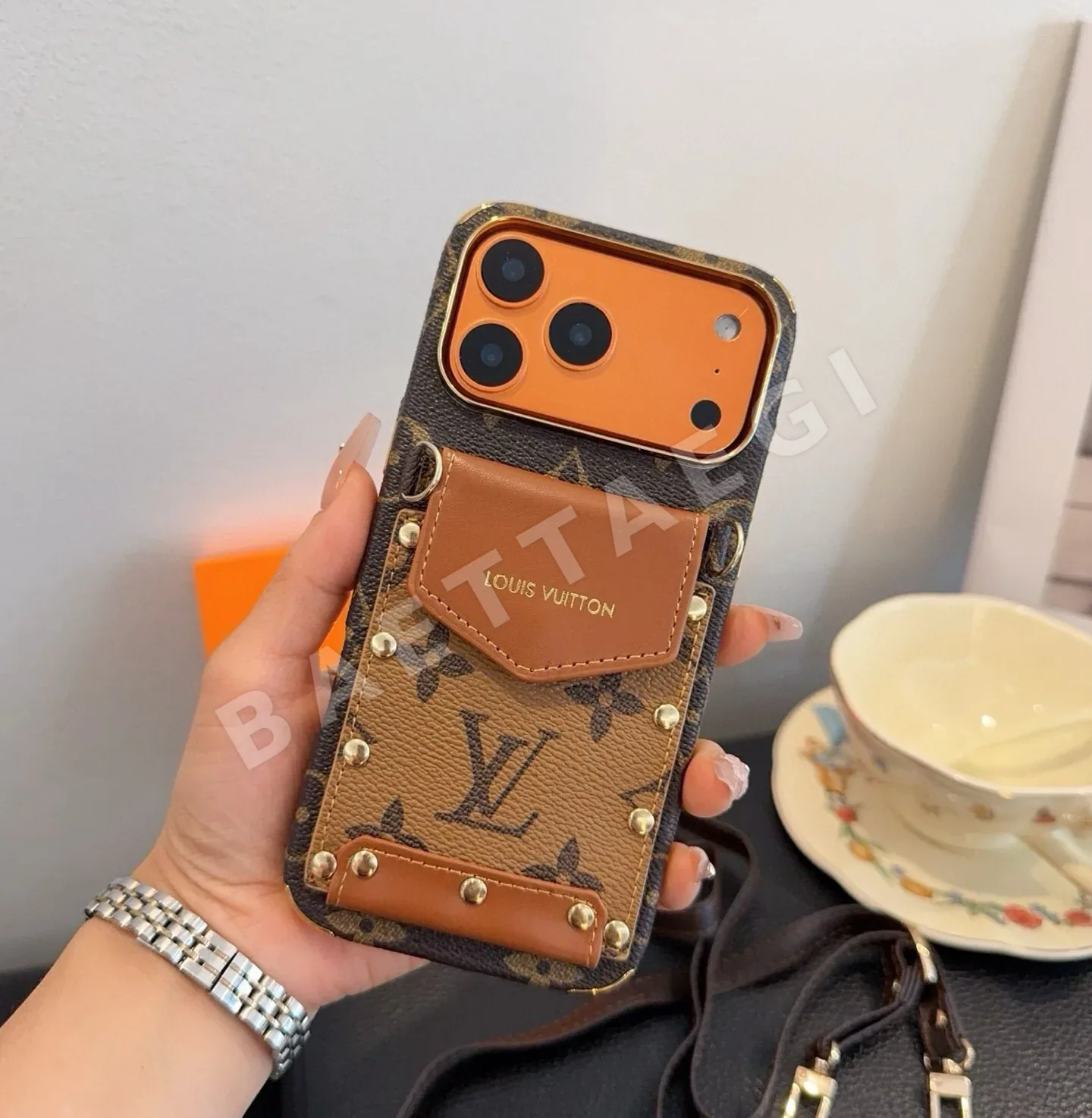 루이비통 스마트폰 카드 홀더 케이스 상세 이미지 6