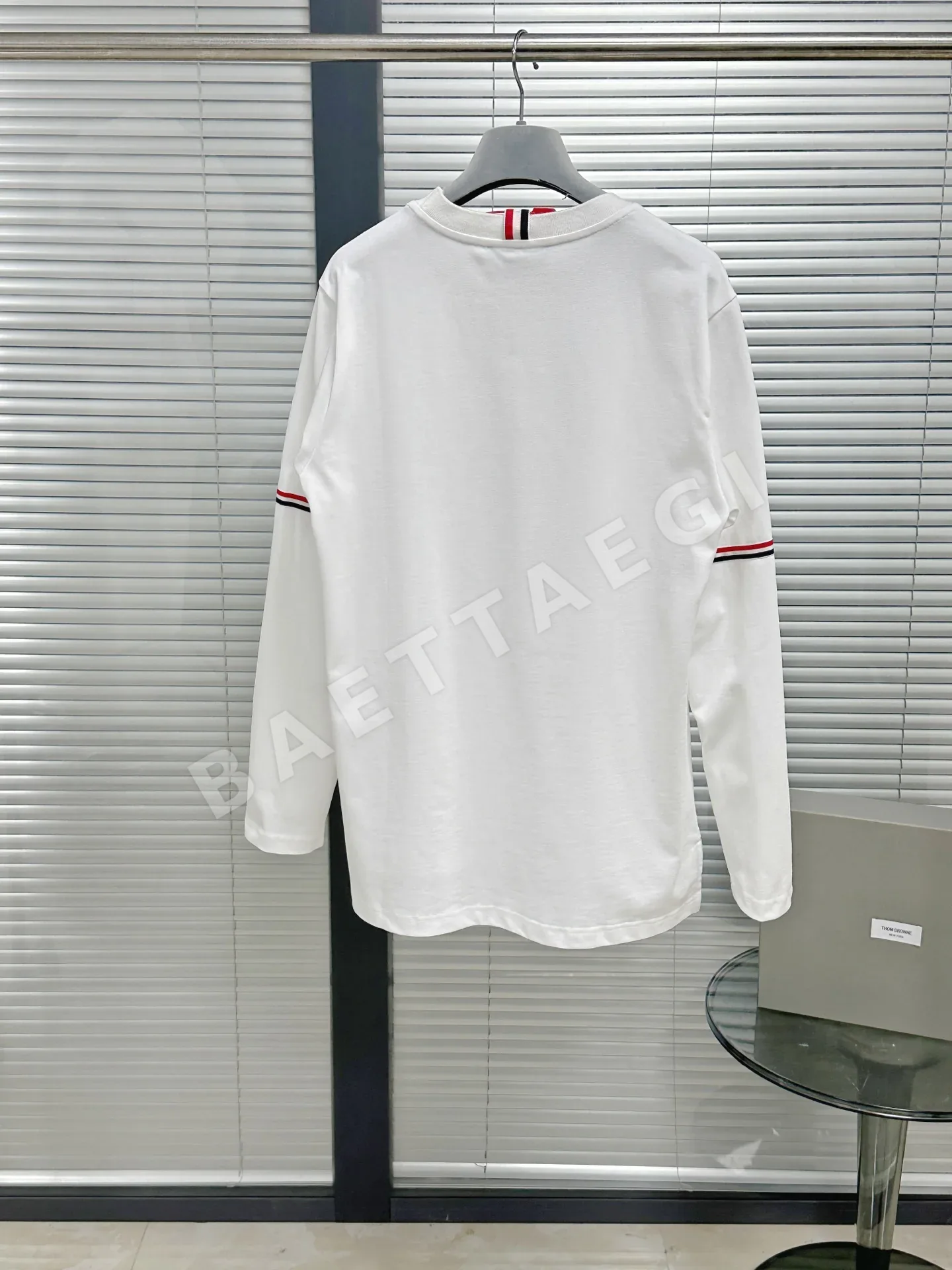 톰브라운 TB 3색 암밴드 웨빙 긴팔 티셔츠 상세 이미지 3