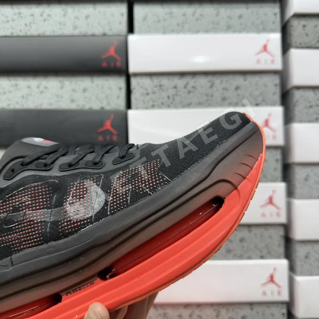 나이키 [5A] 보메로 프리미엄 HQ2050-002 201784 Nike Vomero Premium Black Bright Crimson 상세 이미지 9