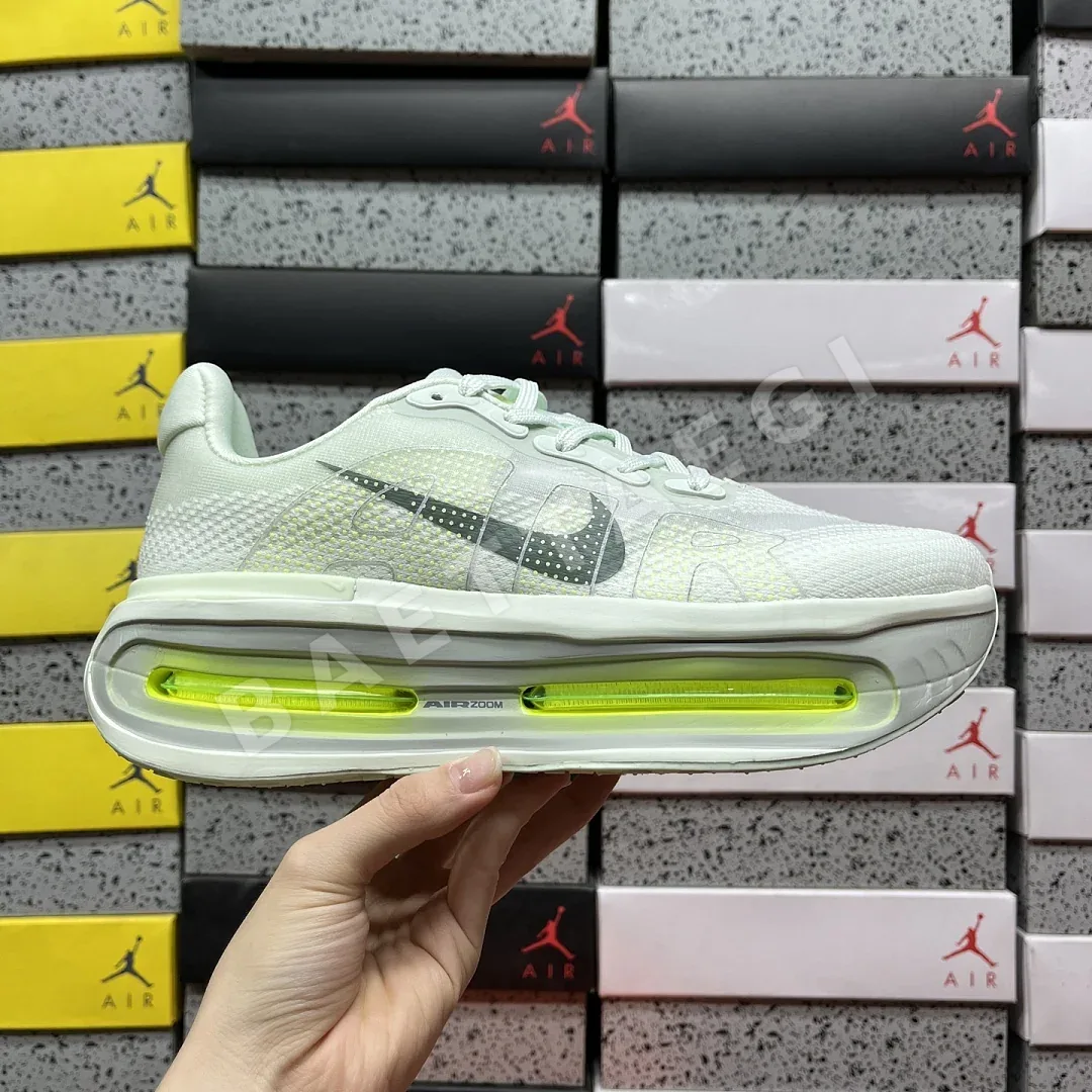 나이키 [CG] 보메로 프리미엄 HQ2050-300 201978 Nike Vomero Premium Barely Volt 상세 이미지 2