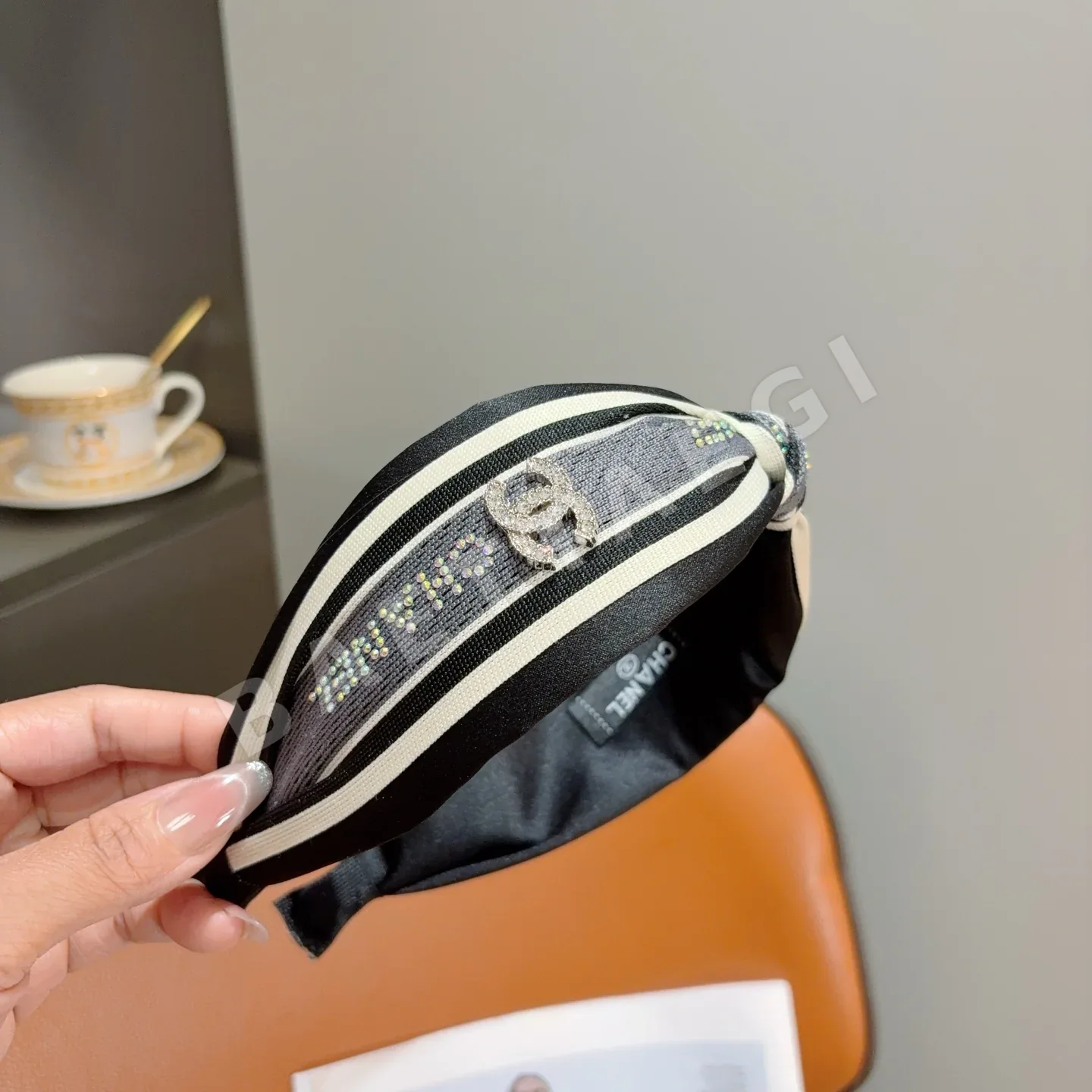 샤넬 더블 C 로고 헤어밴드 상세 이미지 4