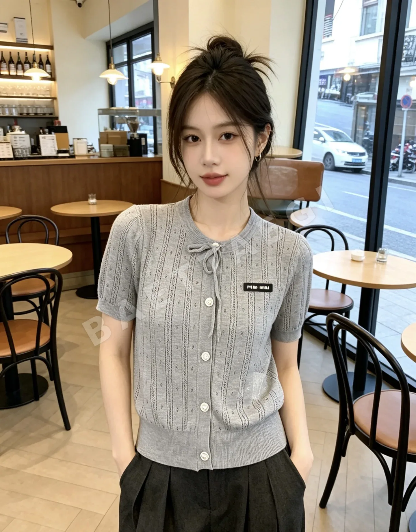 미우미우 홀아웃 패턴 니트 반팔 가디건 34857